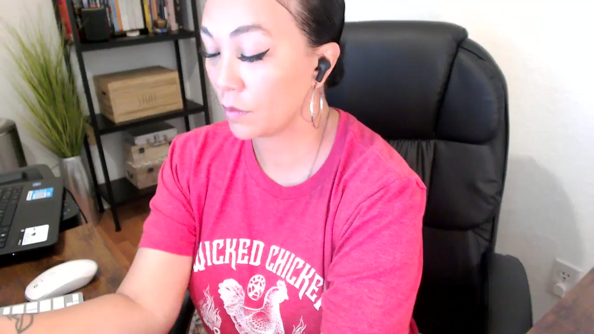 Gallery image thumbnail from MickaylaMoon's myfreecams stream on, 08/14/2024, 16:28 image 14 of 20