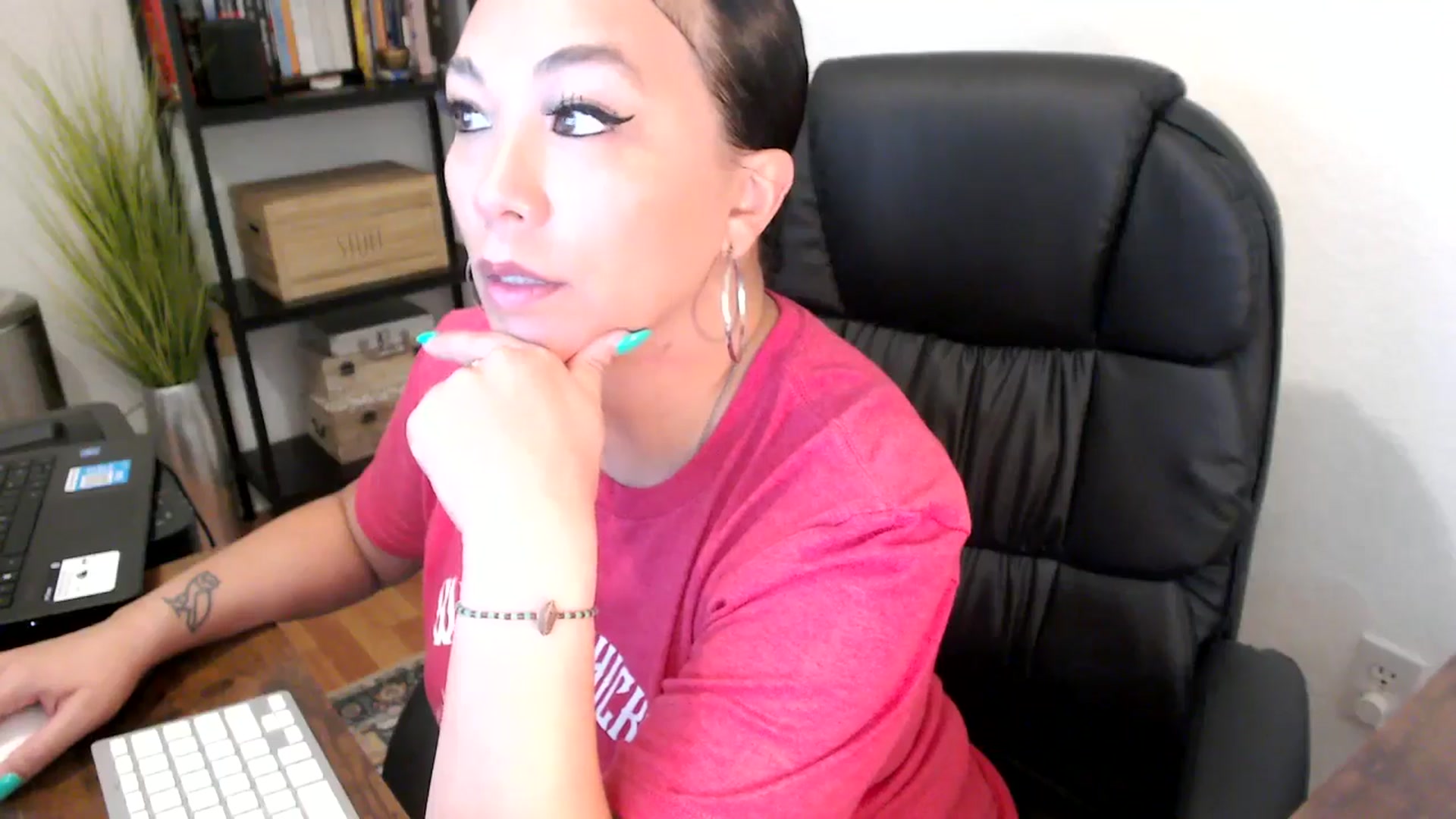 Gallery image thumbnail from MickaylaMoon's myfreecams stream on, 08/14/2024, 16:28 image 8 of 20