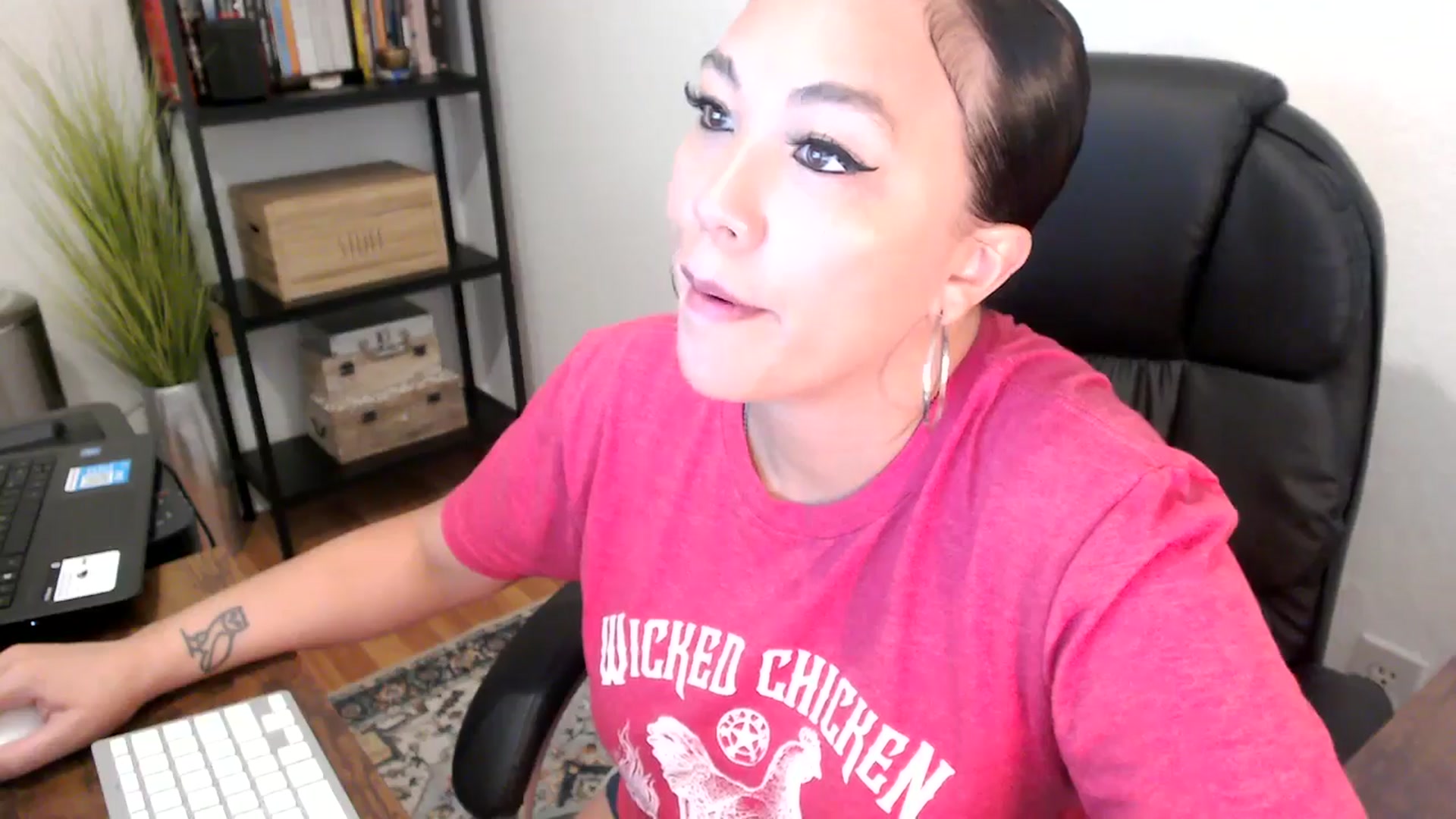 Gallery image thumbnail from MickaylaMoon's myfreecams stream on, 08/14/2024, 16:28 image 7 of 20