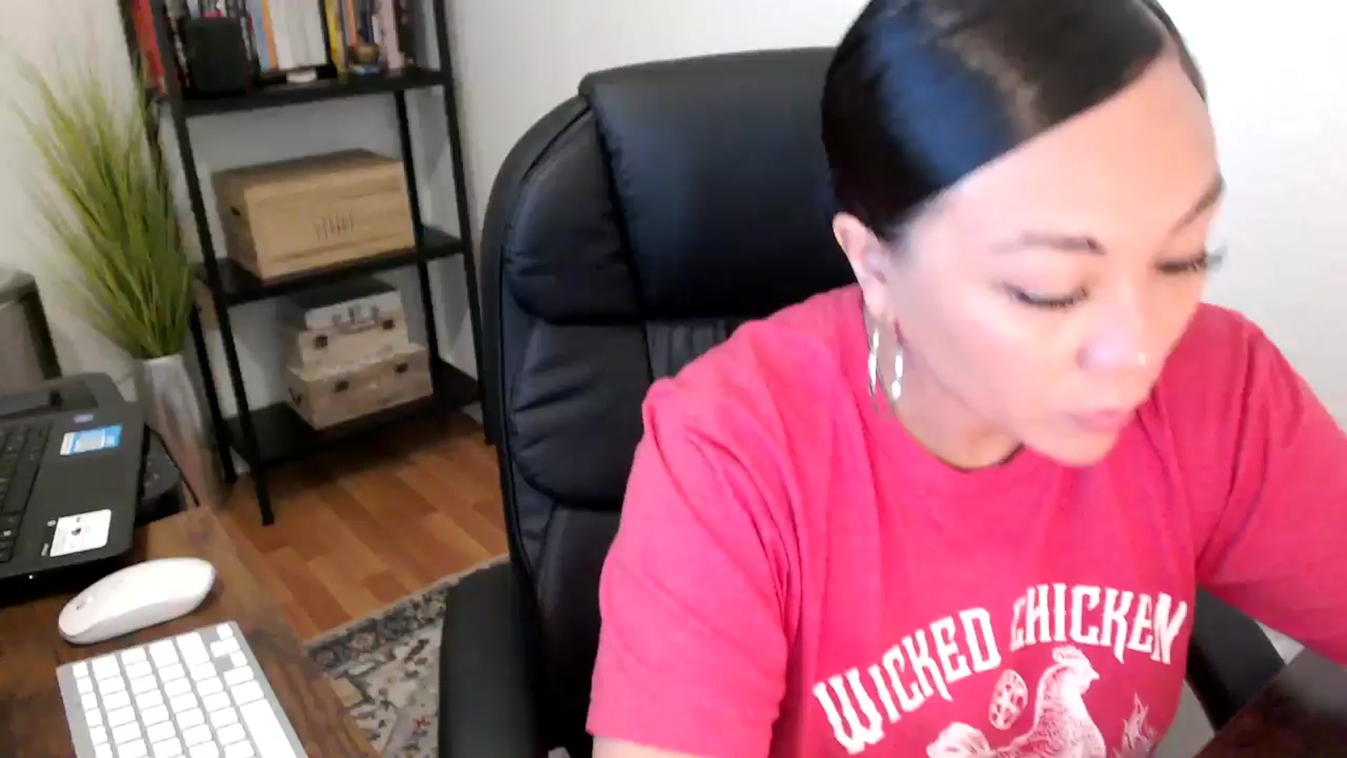 Gallery image thumbnail from MickaylaMoon's myfreecams stream on, 08/14/2024, 16:28 image 1 of 20