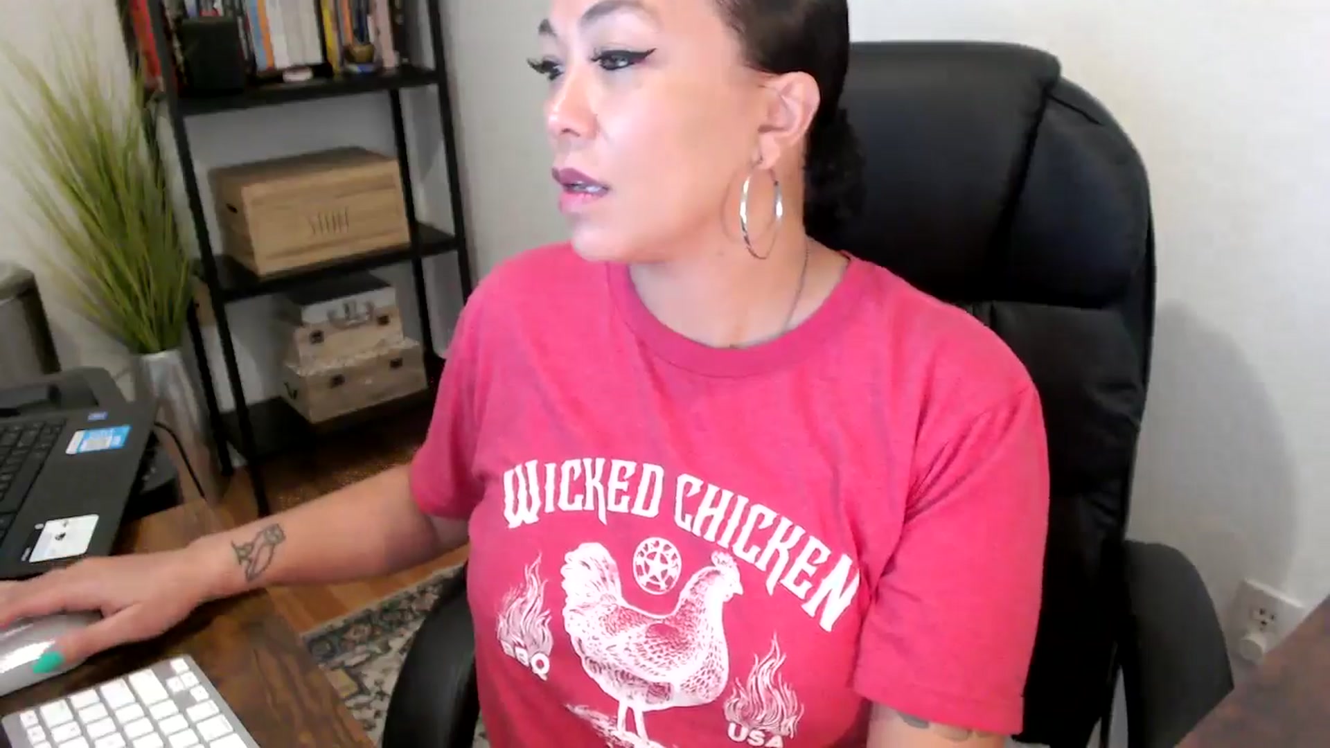 Gallery image thumbnail from MickaylaMoon's myfreecams stream on, 08/14/2024, 17:10 image 13 of 20