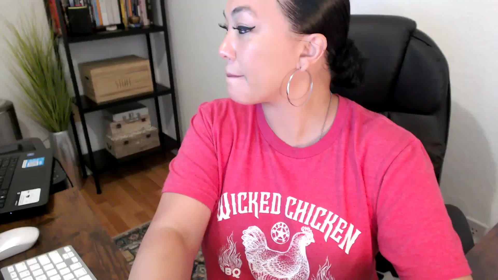 Gallery image thumbnail from MickaylaMoon's myfreecams stream on, 08/14/2024, 17:10 image 10 of 20