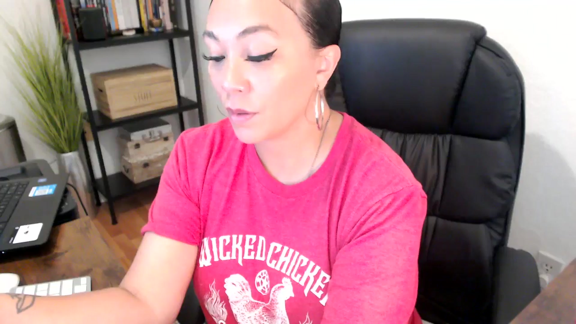 Gallery image thumbnail from MickaylaMoon's myfreecams stream on, 08/14/2024, 18:21 image 5 of 20