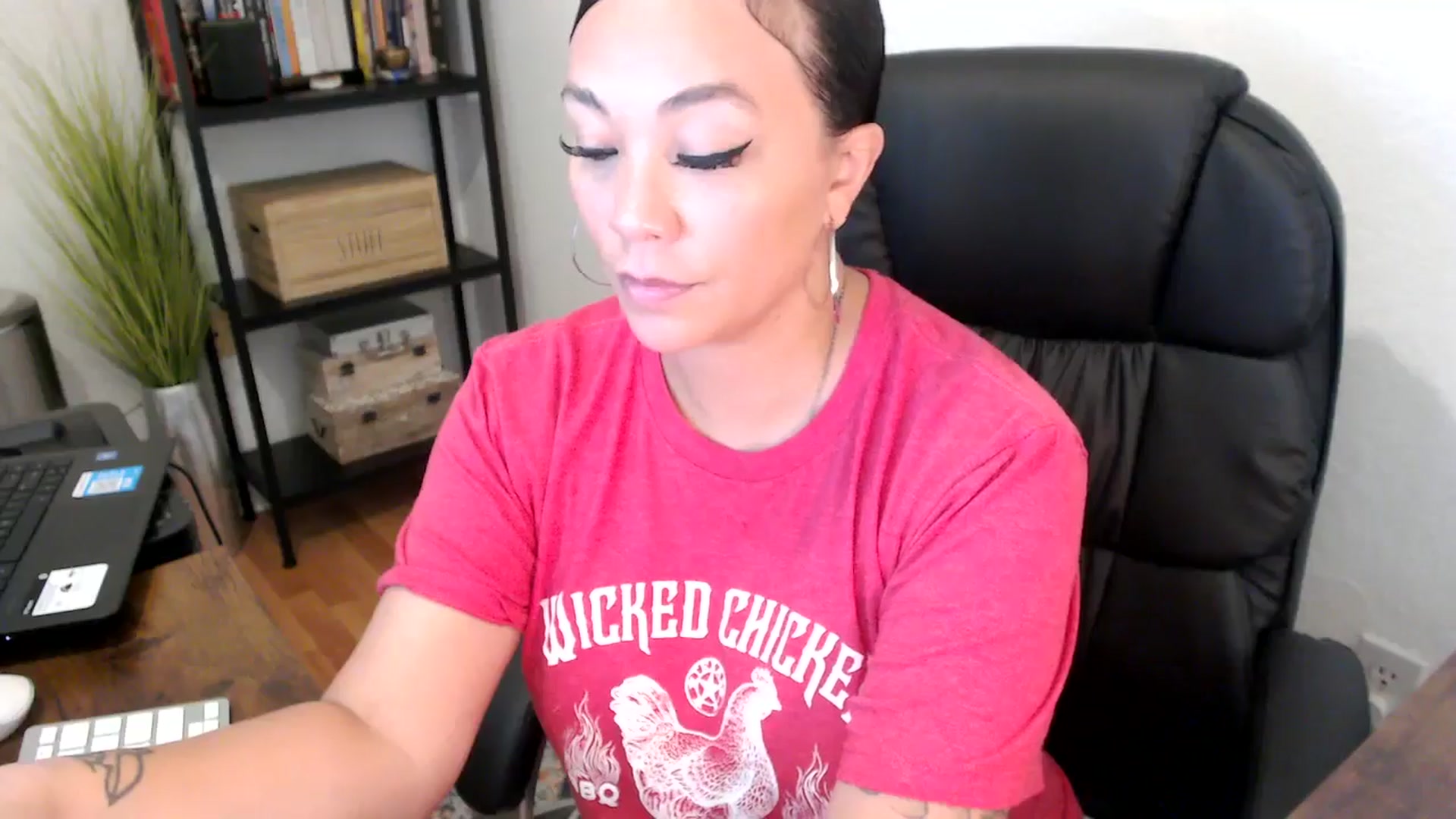 Gallery image thumbnail from MickaylaMoon's myfreecams stream on, 08/14/2024, 18:21 image 15 of 20