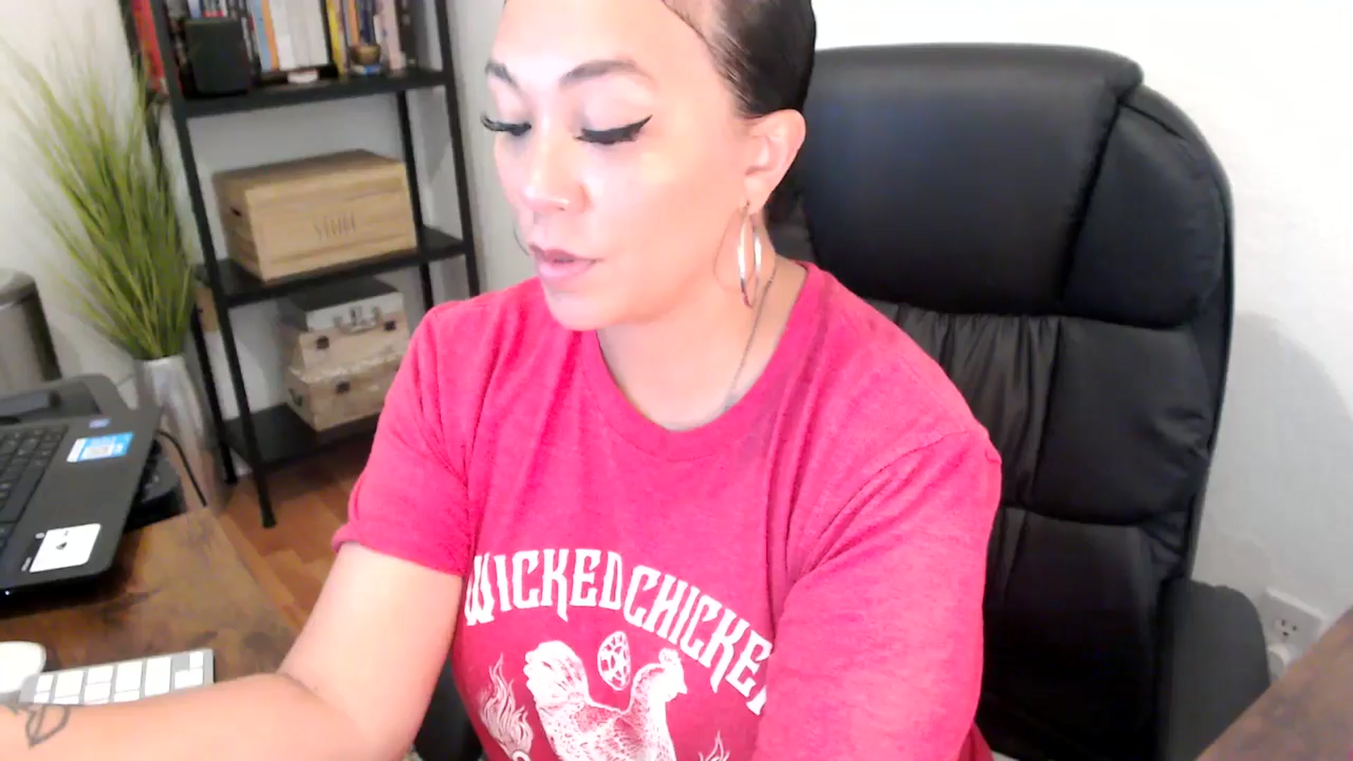 Gallery image thumbnail from MickaylaMoon's myfreecams stream on, 08/14/2024, 18:21 image 4 of 20