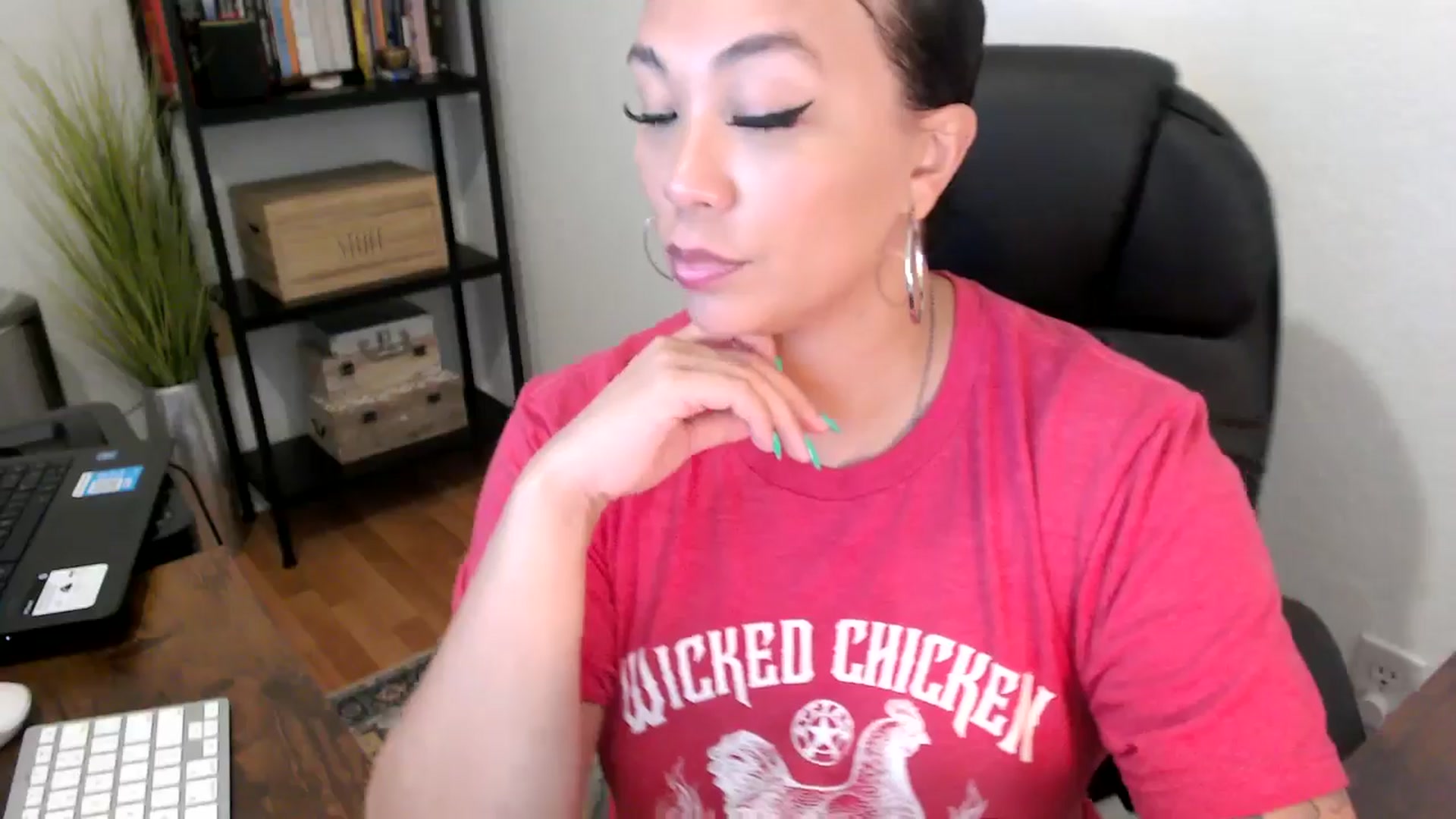 Gallery image thumbnail from MickaylaMoon's myfreecams stream on, 08/14/2024, 18:21 image 17 of 20