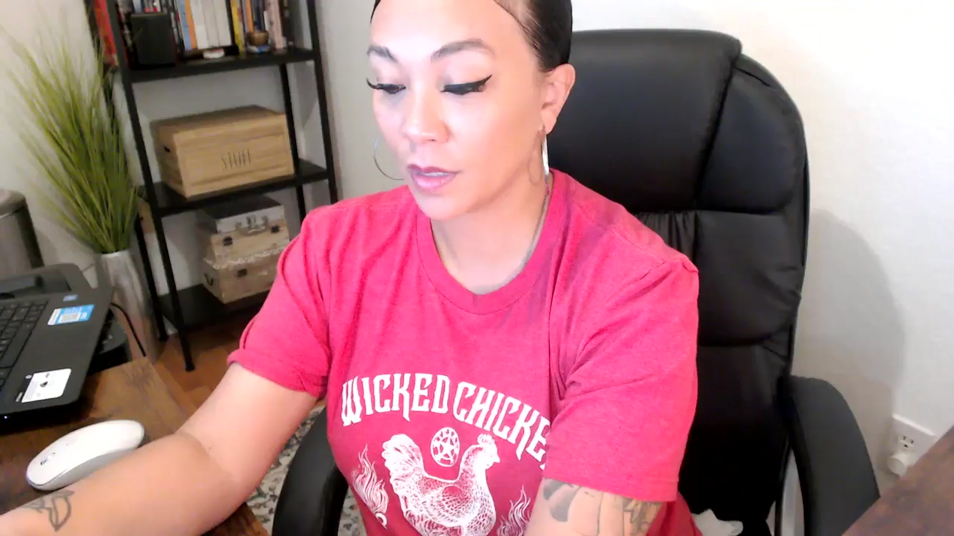Gallery image thumbnail from MickaylaMoon's myfreecams stream on, 08/14/2024, 19:27 image 17 of 20