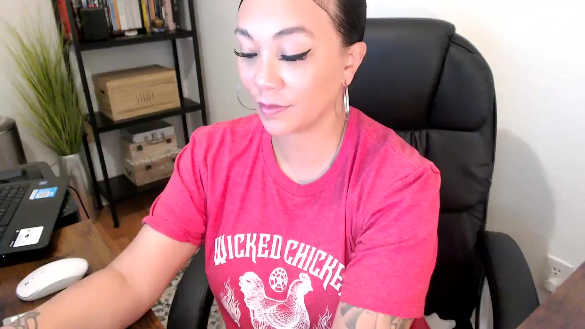 Gallery image thumbnail from MickaylaMoon's myfreecams stream on, 08/14/2024, 19:27 image 16 of 20