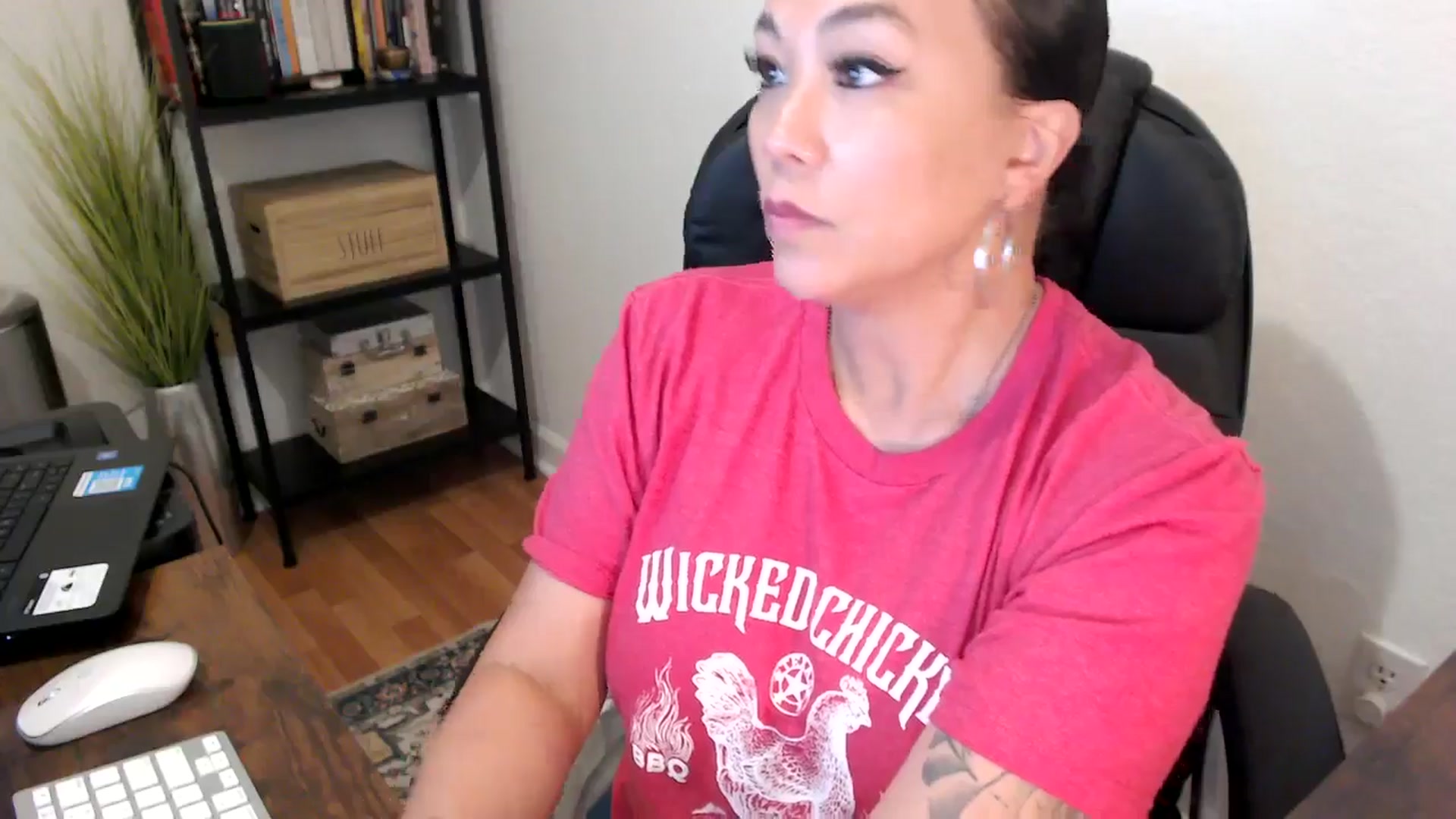 Gallery image thumbnail from MickaylaMoon's myfreecams stream on, 08/14/2024, 19:27 image 11 of 20