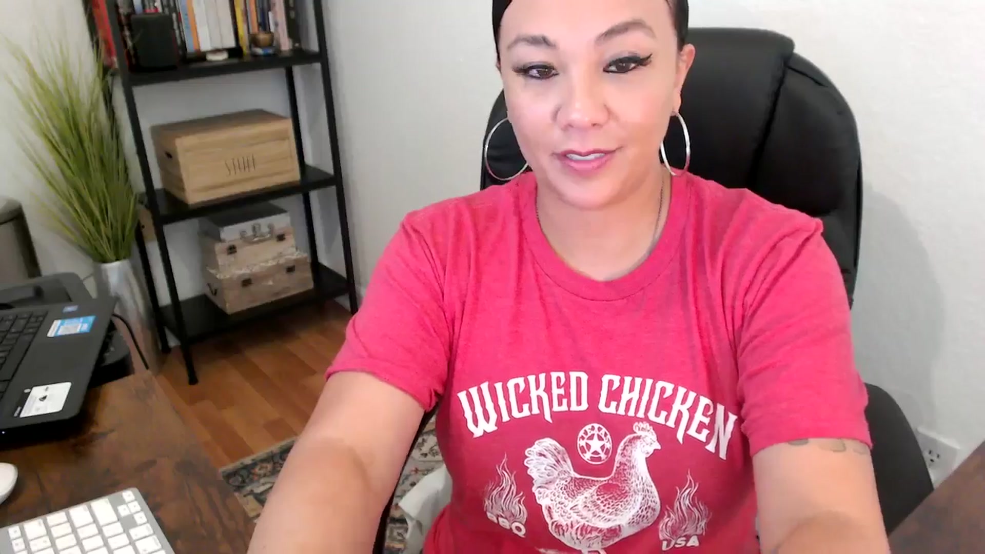 Gallery image thumbnail from MickaylaMoon's myfreecams stream on, 08/14/2024, 21:31 image 3 of 20