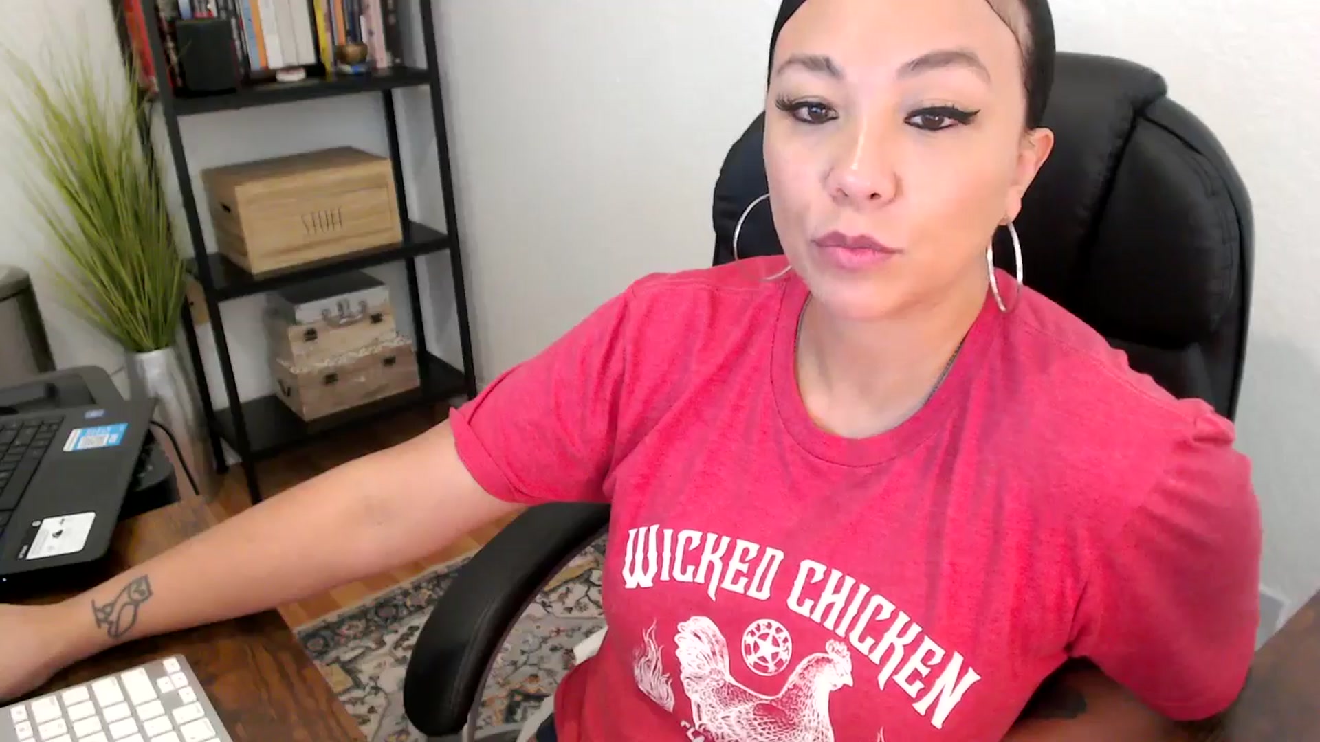 Gallery image thumbnail from MickaylaMoon's myfreecams stream on, 08/14/2024, 21:31 image 8 of 20