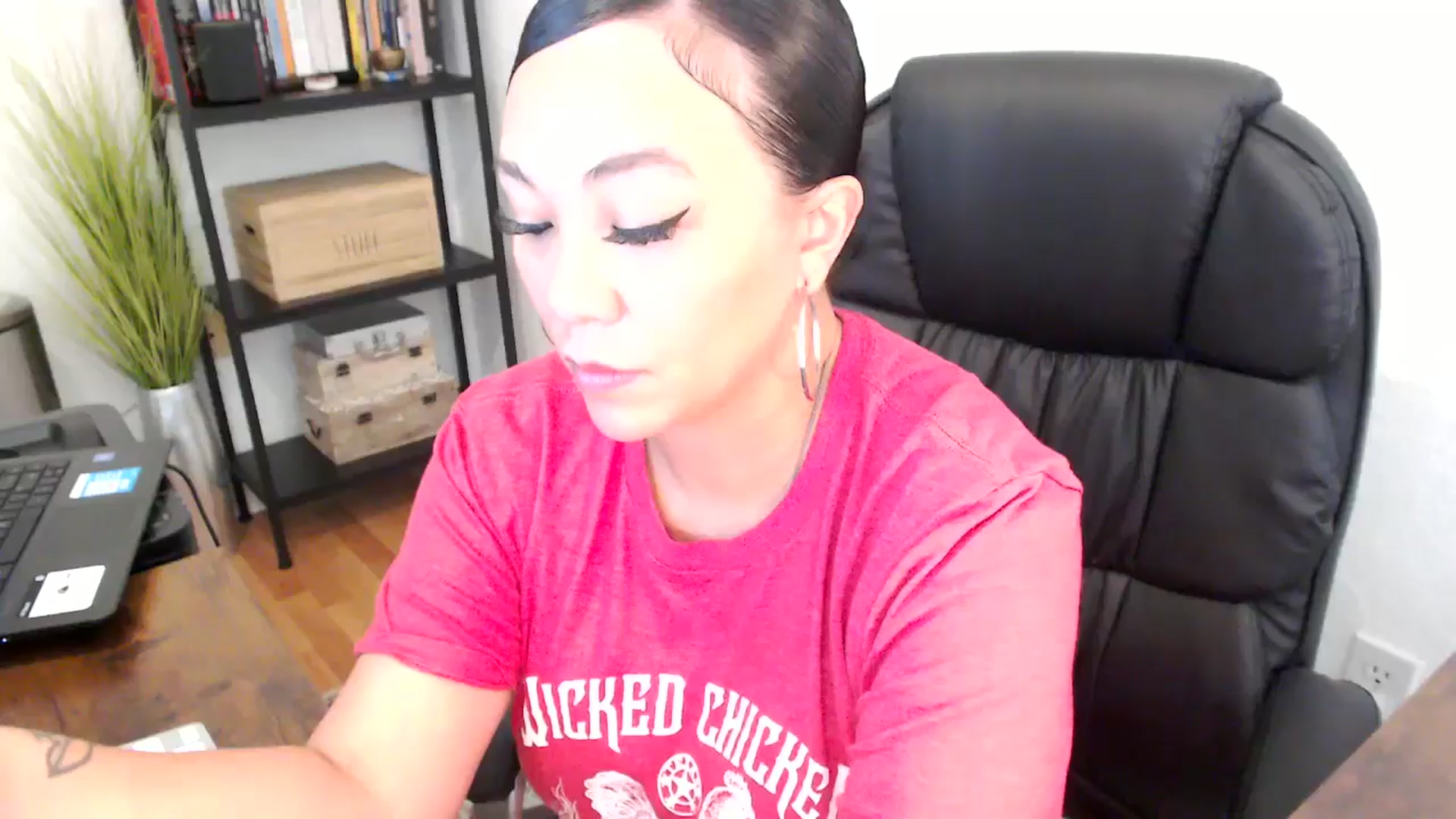 Gallery image thumbnail from MickaylaMoon's myfreecams stream on, 08/14/2024, 21:31 image 7 of 20