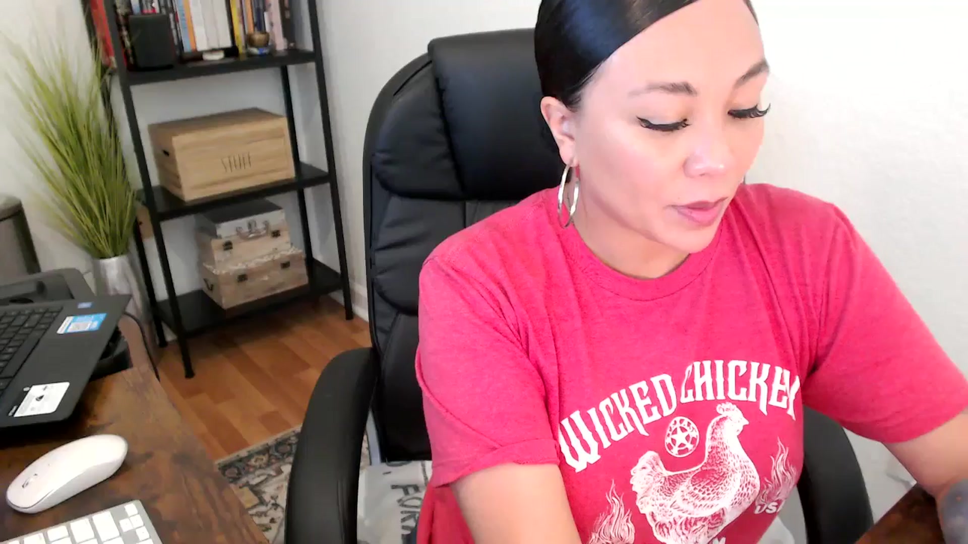 Gallery image thumbnail from MickaylaMoon's myfreecams stream on, 08/14/2024, 22:13 image 17 of 20