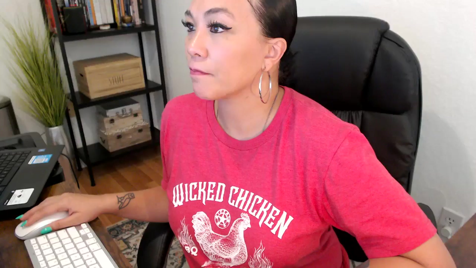 Gallery image thumbnail from MickaylaMoon's myfreecams stream on, 08/14/2024, 22:13 image 4 of 20