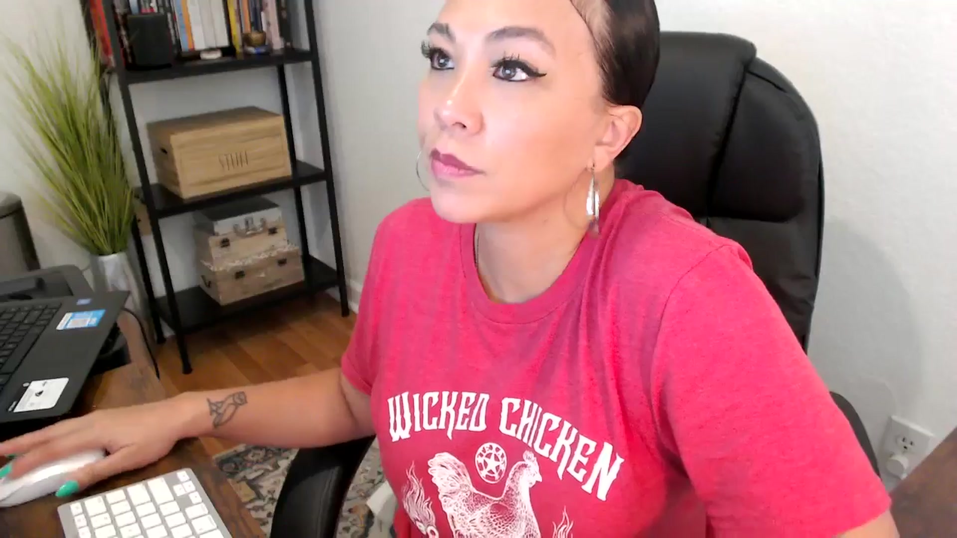 Gallery image thumbnail from MickaylaMoon's myfreecams stream on, 08/14/2024, 22:13 image 5 of 20