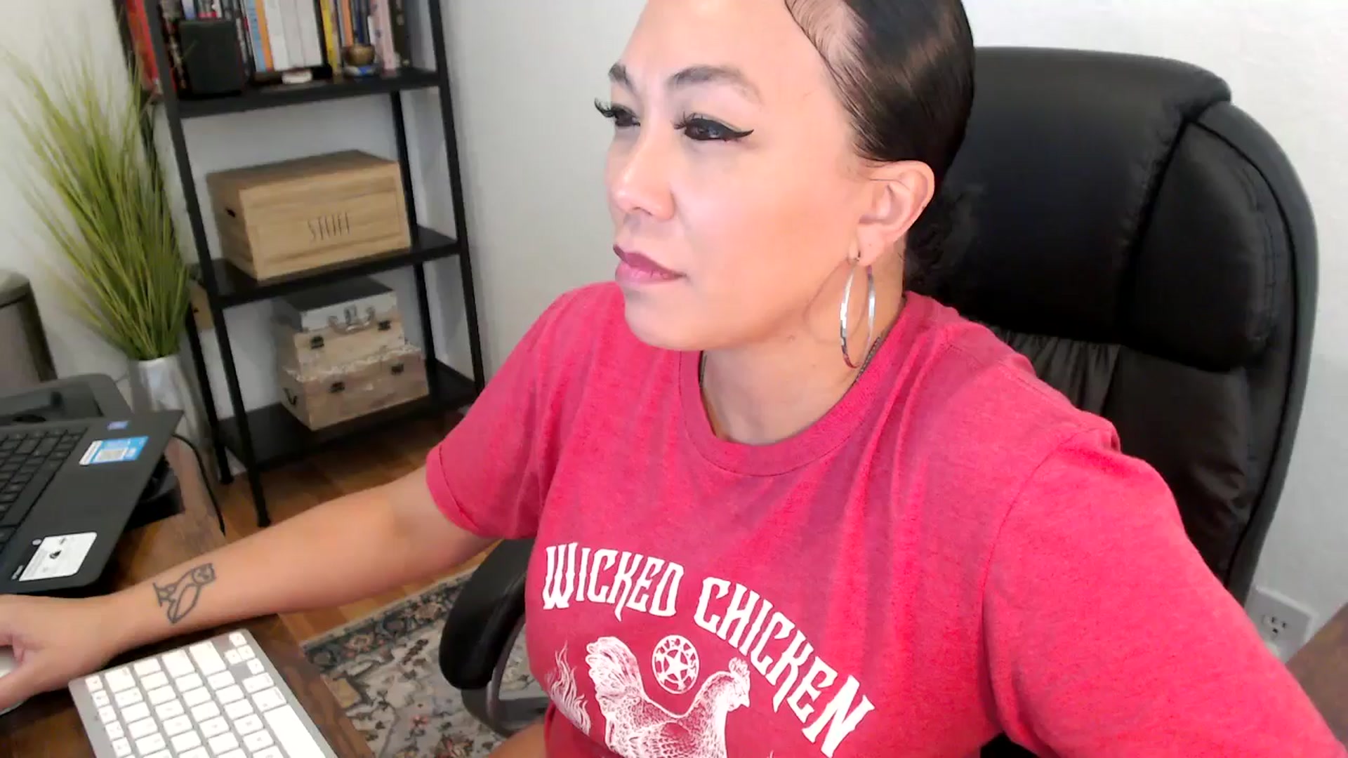 Gallery image thumbnail from MickaylaMoon's myfreecams stream on, 08/14/2024, 22:13 image 1 of 20