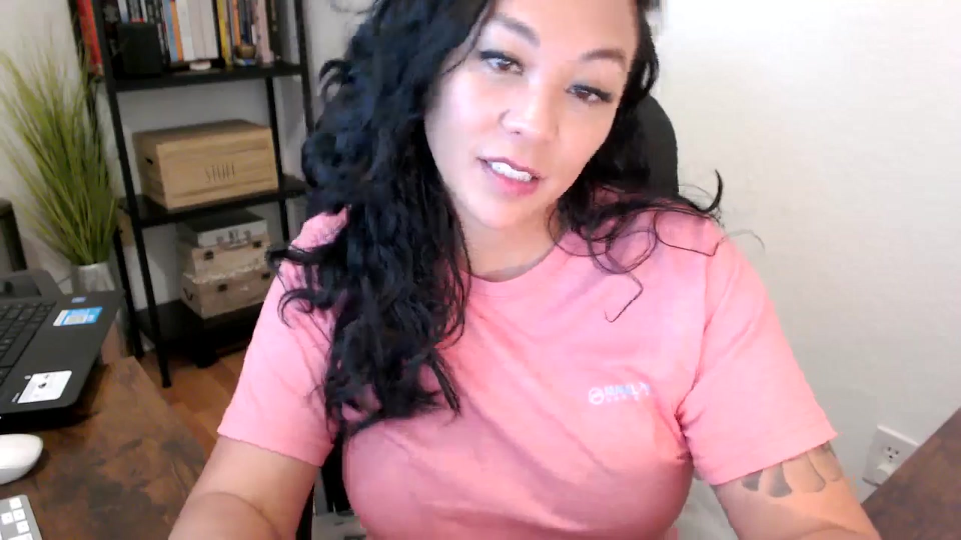 Gallery image thumbnail from MickaylaMoon's myfreecams stream on, 08/15/2024, 15:24 image 8 of 20