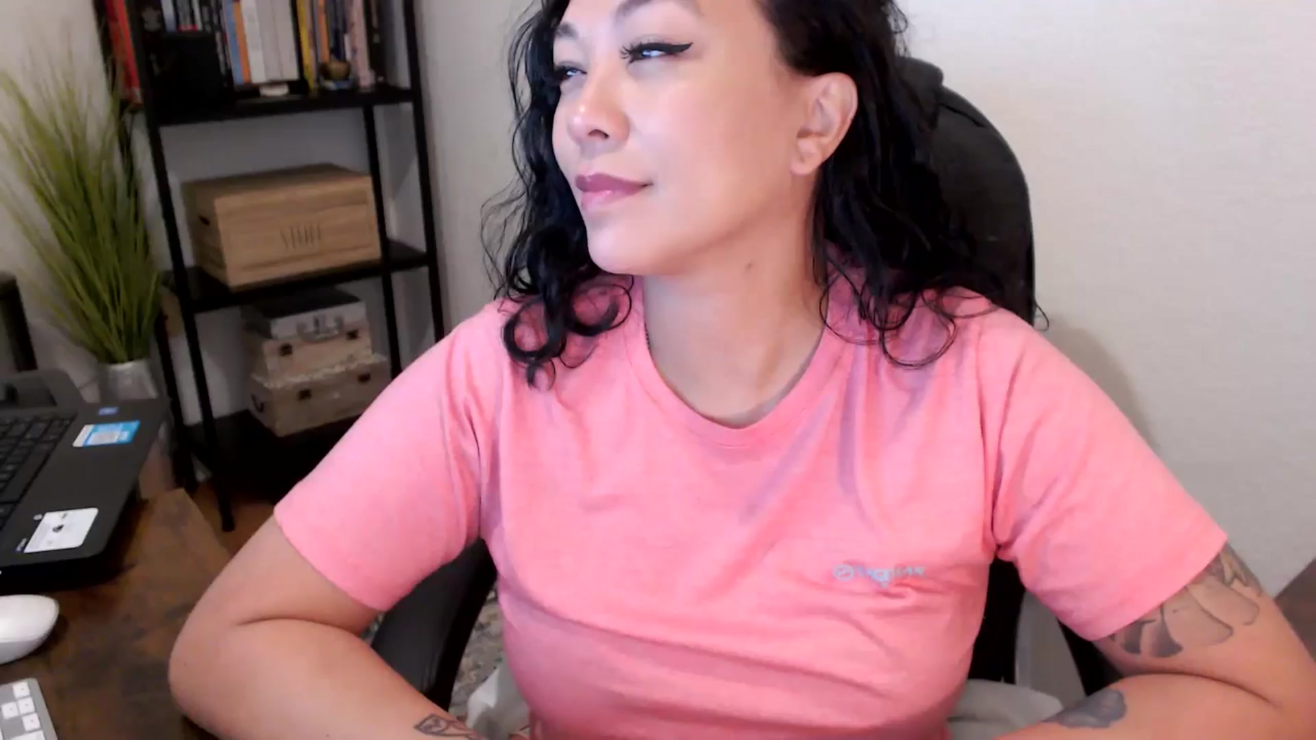 Gallery image thumbnail from MickaylaMoon's myfreecams stream on, 08/15/2024, 15:24 image 5 of 20
