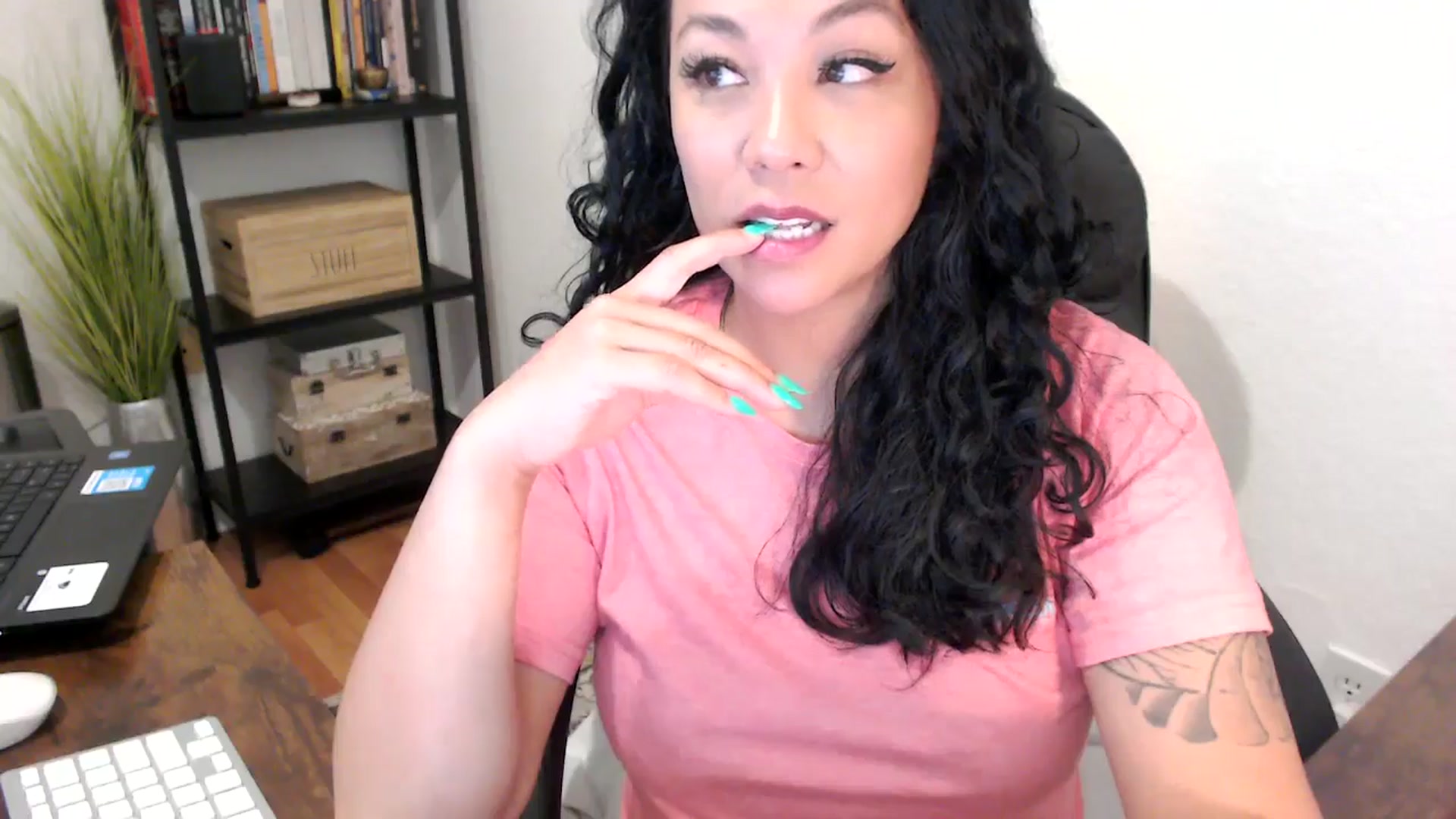 Gallery image thumbnail from MickaylaMoon's myfreecams stream on, 08/15/2024, 17:09 image 10 of 20