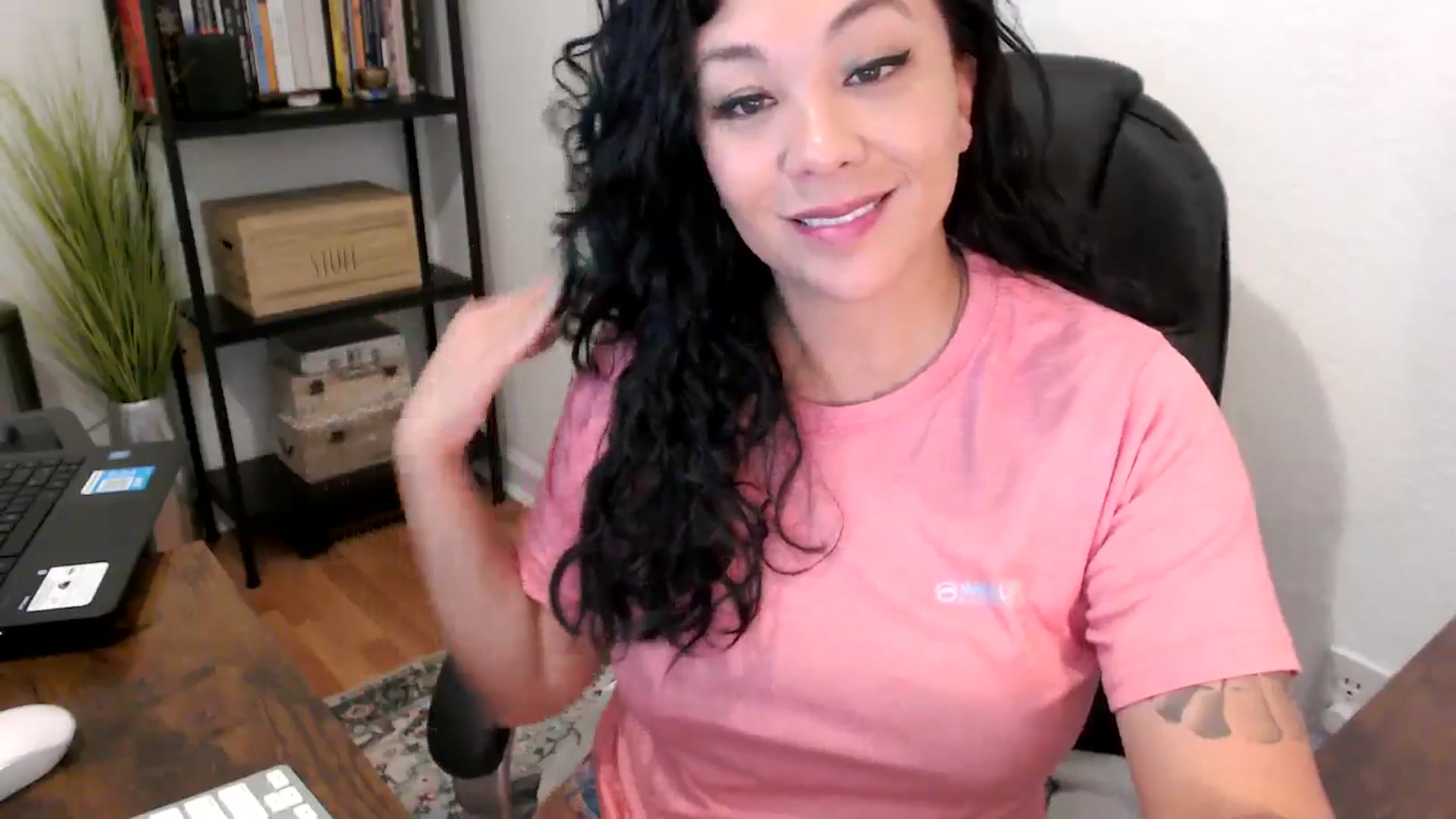 Gallery image thumbnail from MickaylaMoon's myfreecams stream on, 08/15/2024, 17:09 image 19 of 20