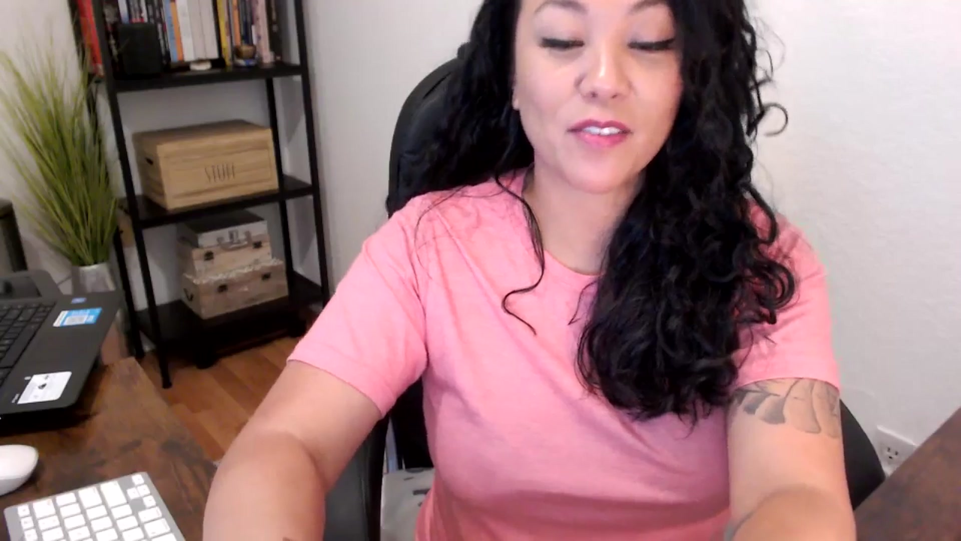 Gallery image thumbnail from MickaylaMoon's myfreecams stream on, 08/15/2024, 17:09 image 7 of 20
