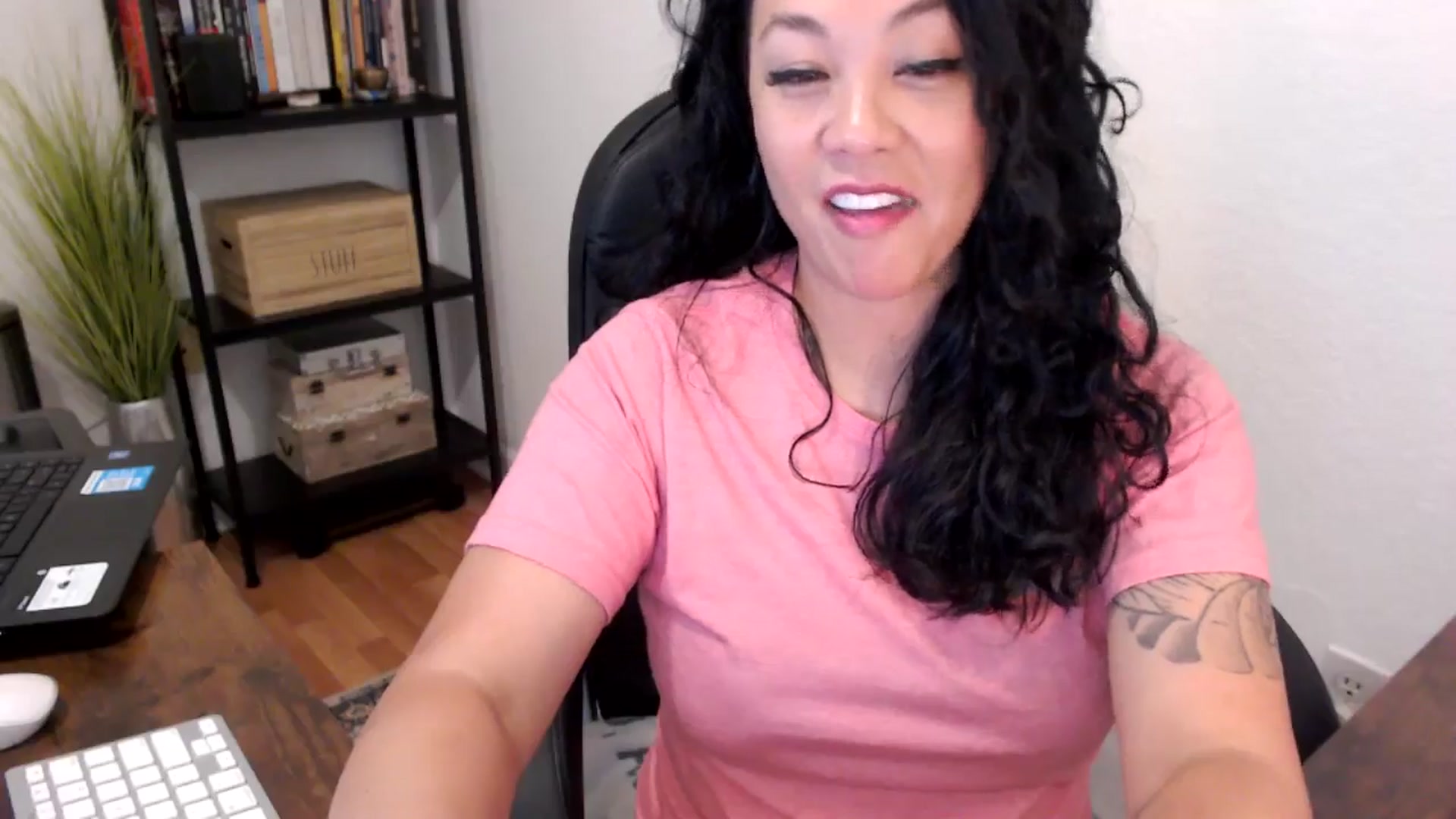 Gallery image thumbnail from MickaylaMoon's myfreecams stream on, 08/15/2024, 17:09 image 8 of 20