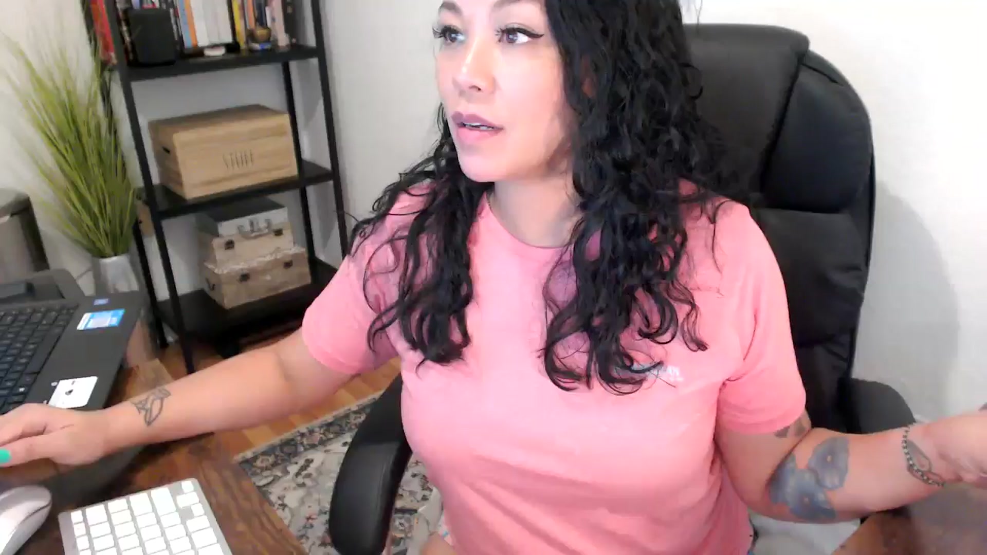 Gallery image thumbnail from MickaylaMoon's myfreecams stream on, 08/15/2024, 19:24 image 1 of 20