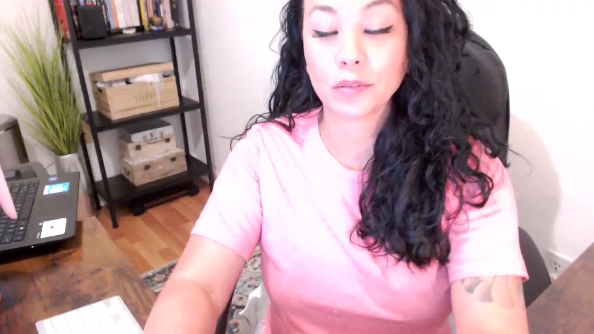 Gallery image thumbnail from MickaylaMoon's myfreecams stream on, 08/15/2024, 20:16 image 9 of 20