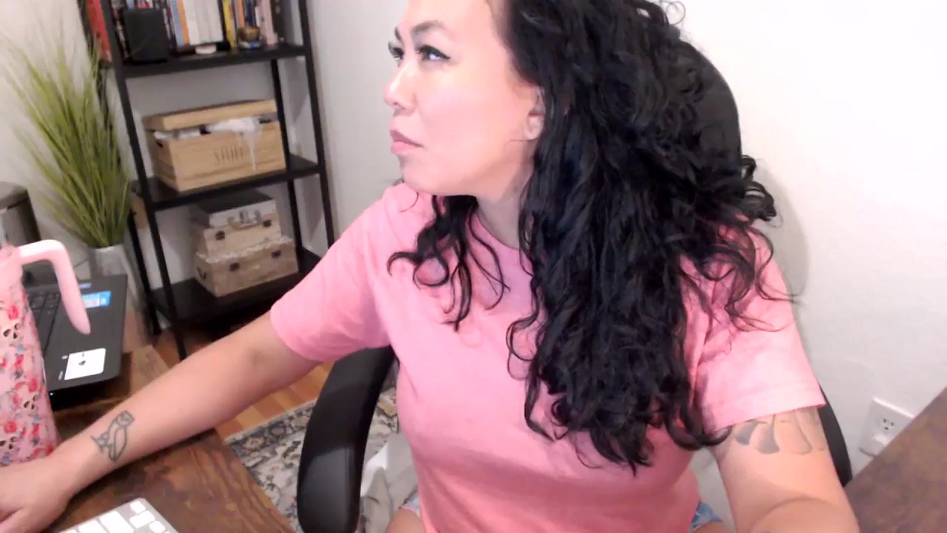 Gallery image thumbnail from MickaylaMoon's myfreecams stream on, 08/15/2024, 20:16 image 17 of 20
