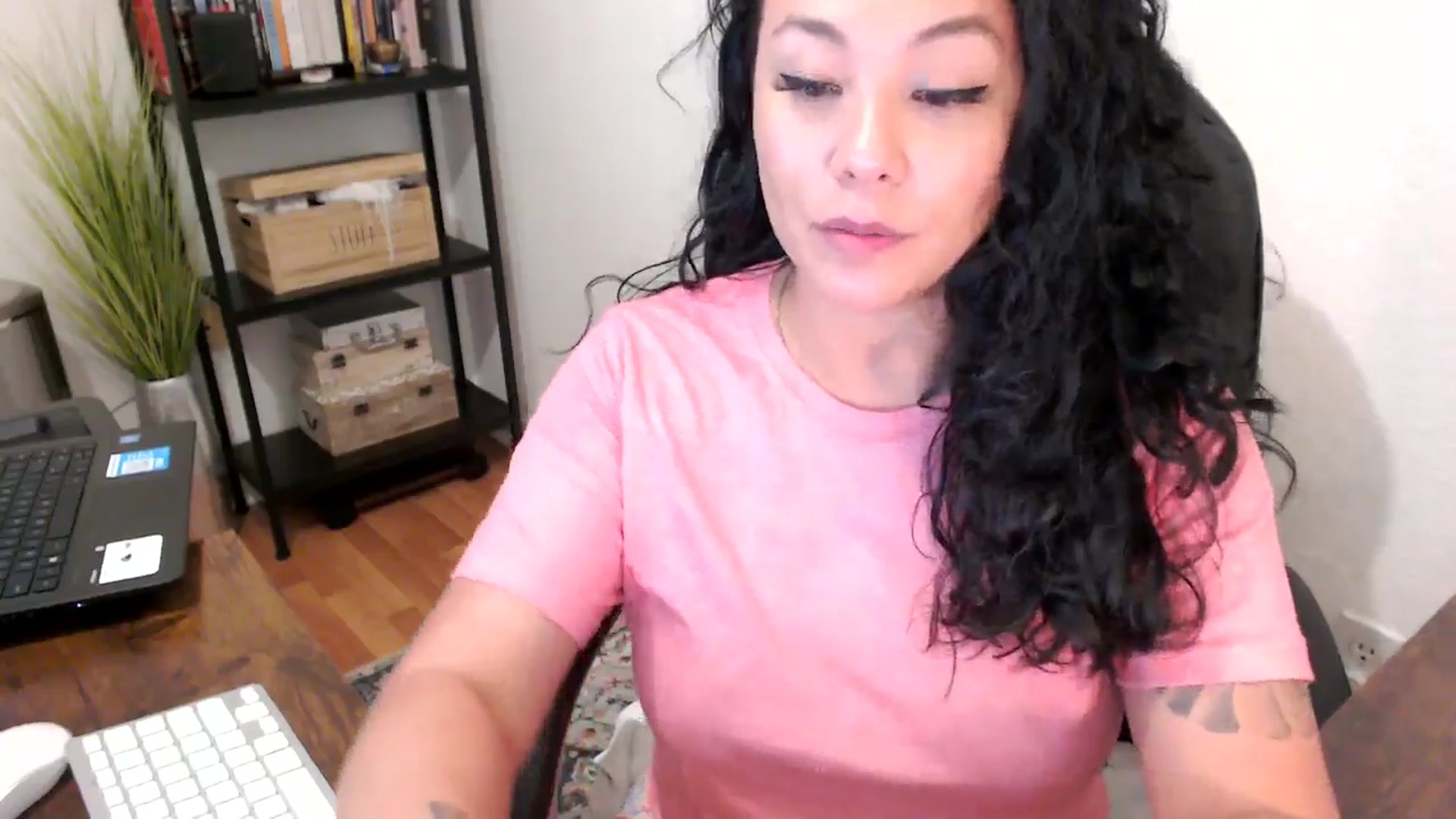 Gallery image thumbnail from MickaylaMoon's myfreecams stream on, 08/15/2024, 20:16 image 5 of 20