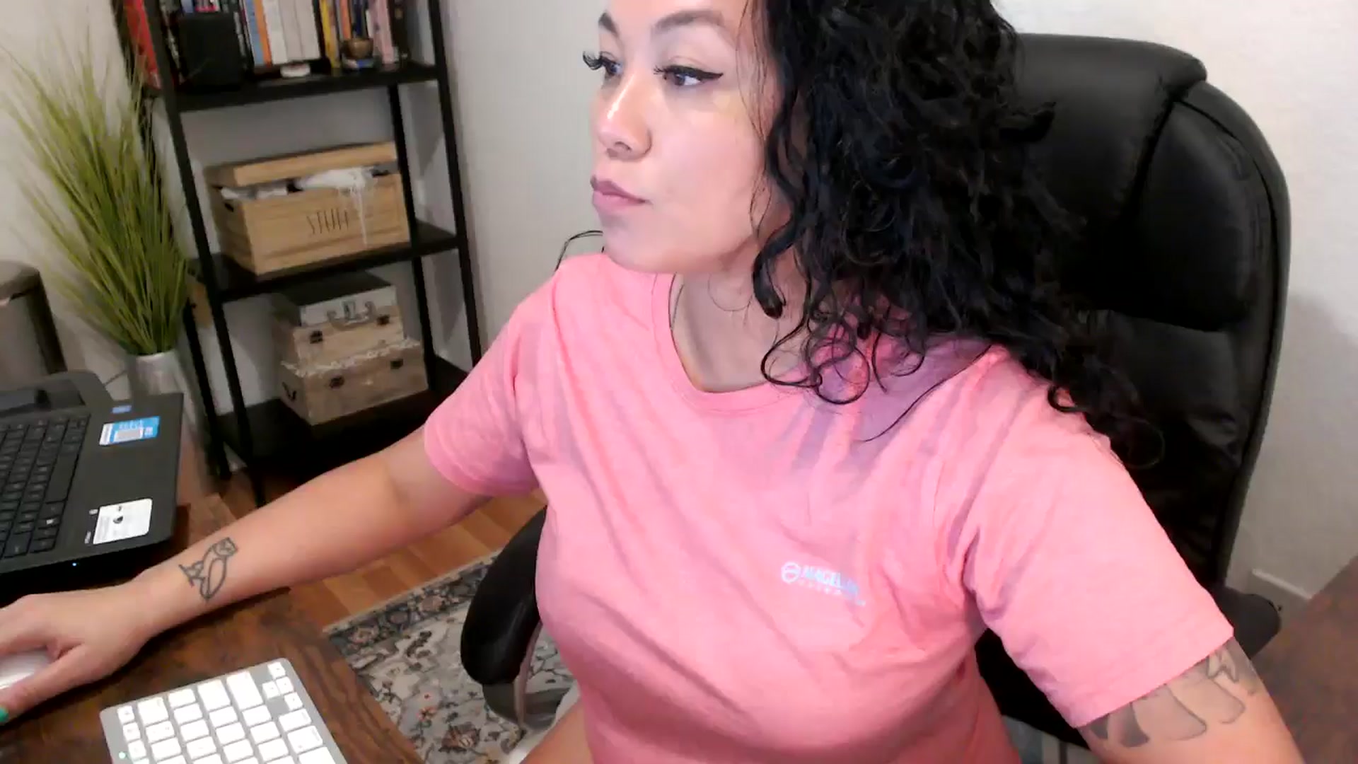 Gallery image thumbnail from MickaylaMoon's myfreecams stream on, 08/15/2024, 20:16 image 1 of 20