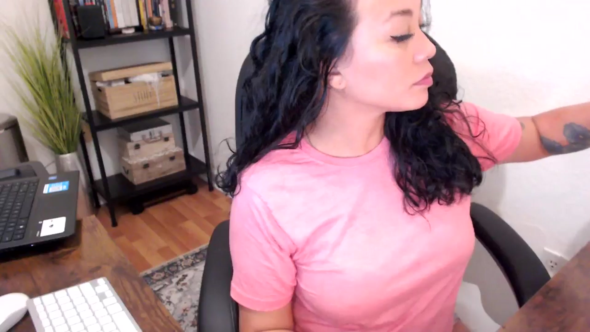 Gallery image thumbnail from MickaylaMoon's myfreecams stream on, 08/15/2024, 20:16 image 6 of 20