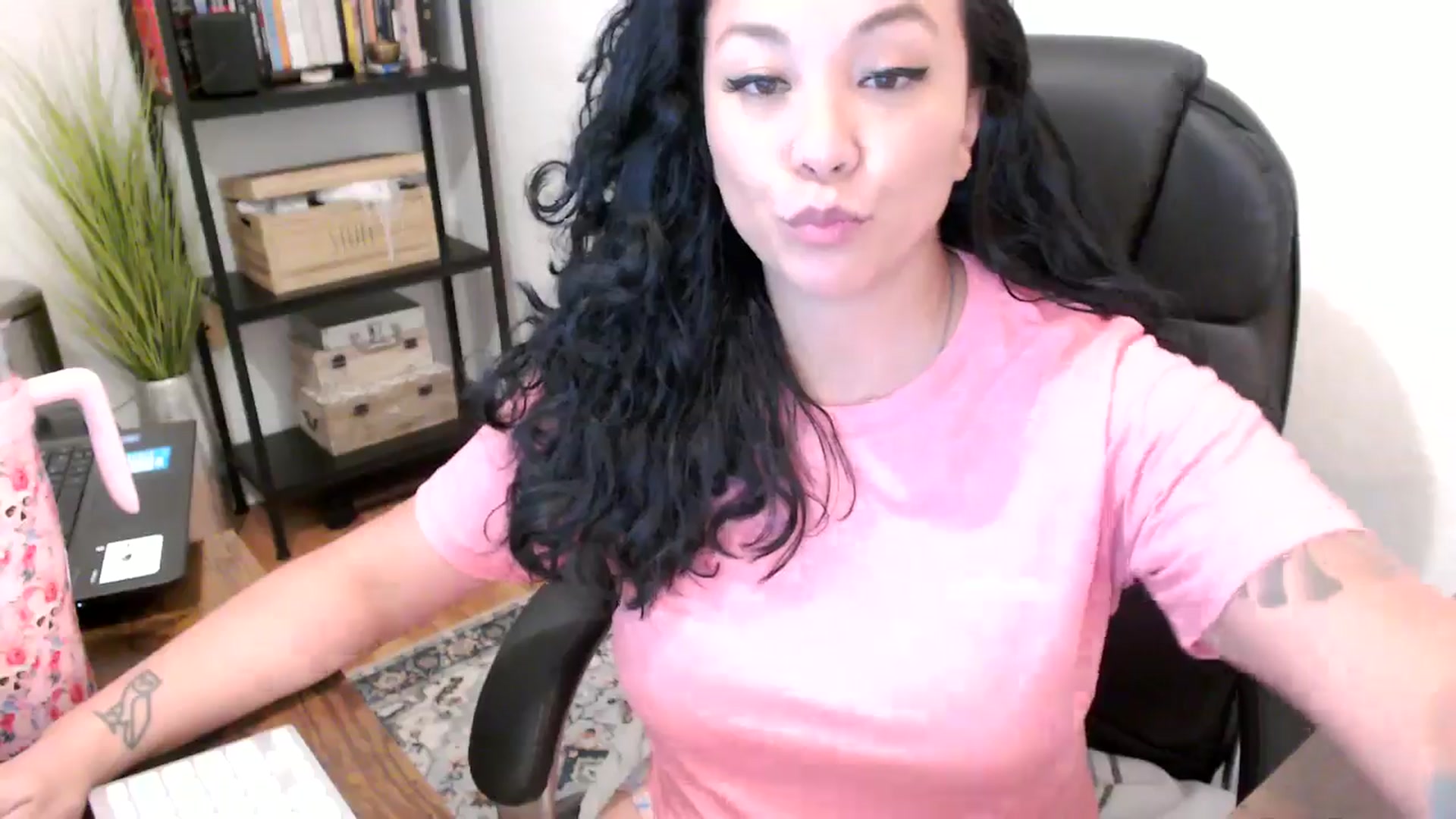 Gallery image thumbnail from MickaylaMoon's myfreecams stream on, 08/15/2024, 20:16 image 11 of 20