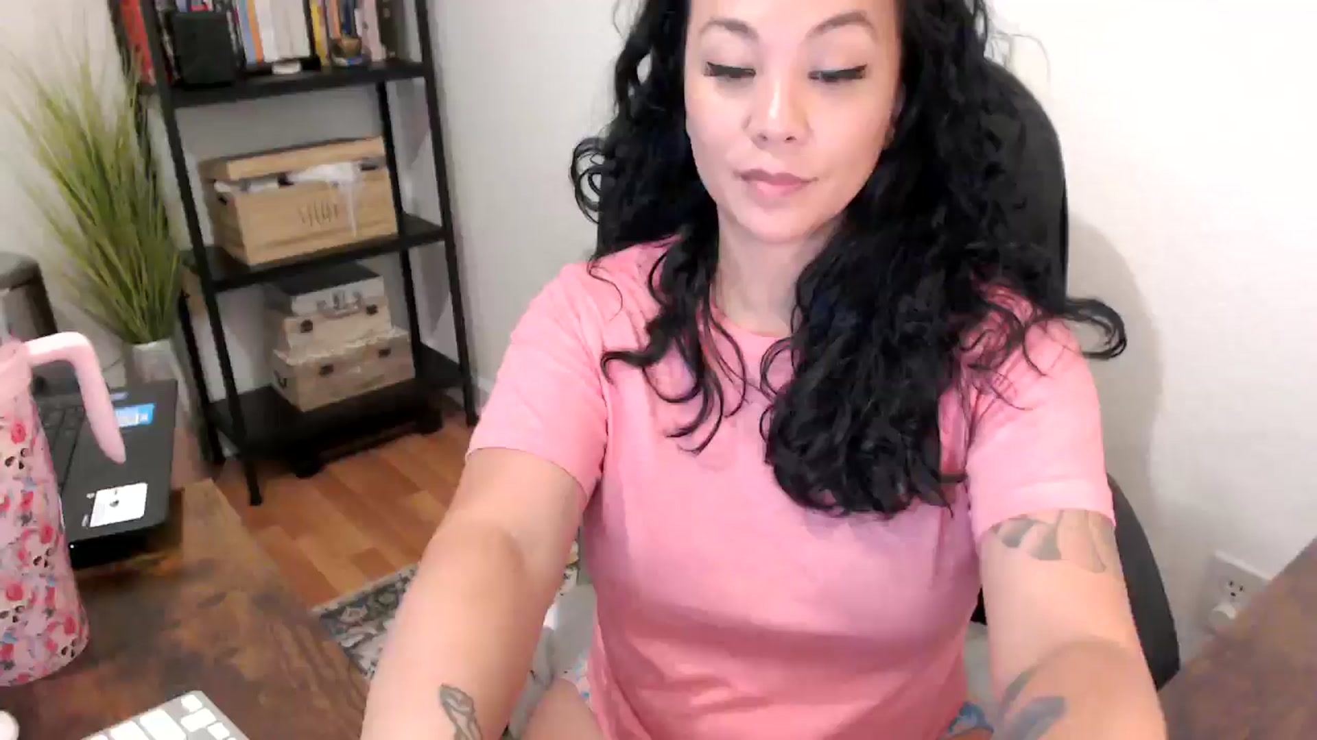 Gallery image thumbnail from MickaylaMoon's myfreecams stream on, 08/15/2024, 20:28 image 1 of 20
