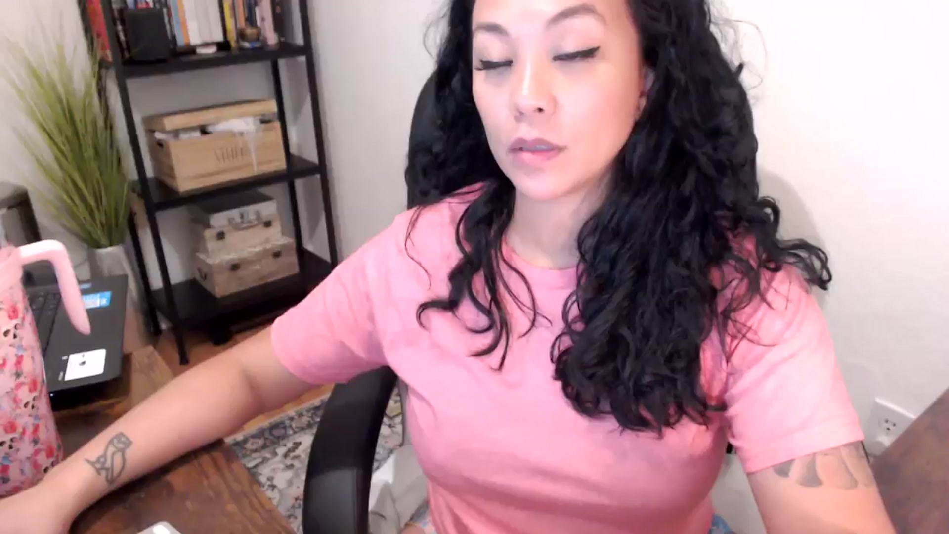 Gallery image thumbnail from MickaylaMoon's myfreecams stream on, 08/15/2024, 20:28 image 3 of 20