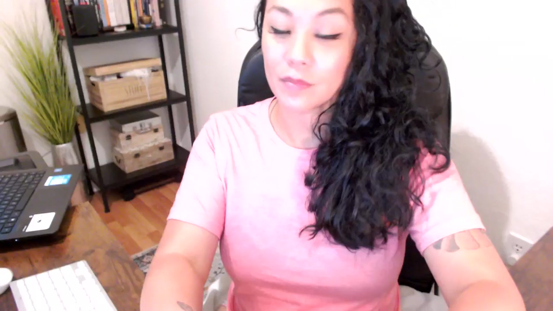Gallery image thumbnail from MickaylaMoon's myfreecams stream on, 08/15/2024, 21:39 image 10 of 20