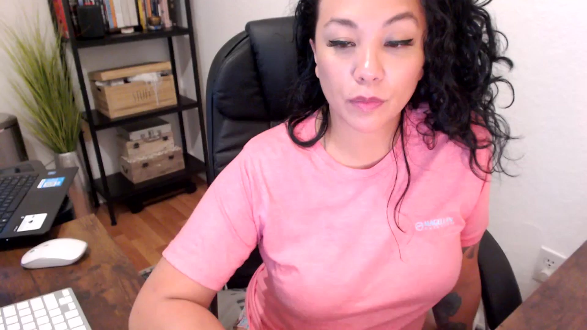 Gallery image thumbnail from MickaylaMoon's myfreecams stream on, 08/15/2024, 21:39 image 19 of 20