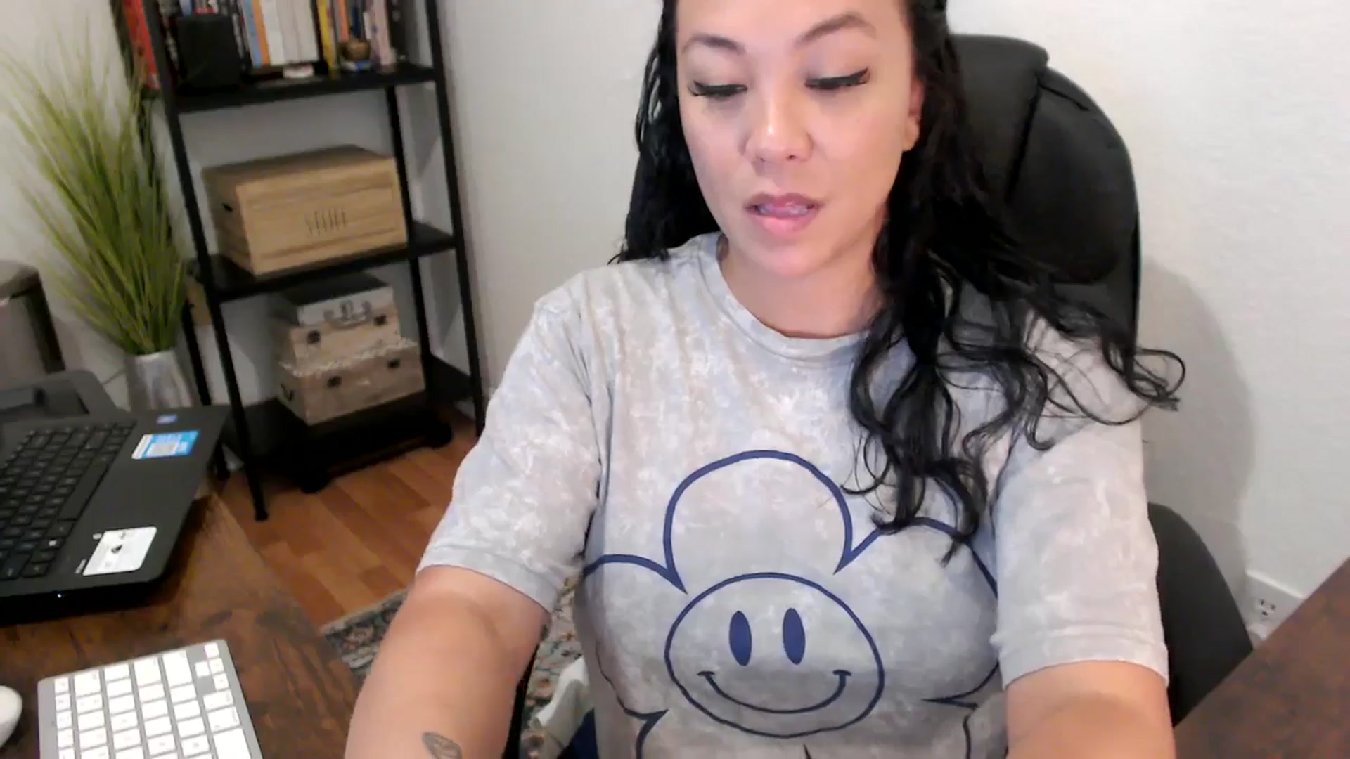 Gallery image thumbnail from MickaylaMoon's myfreecams stream on, 08/16/2024, 15:16 image 8 of 20