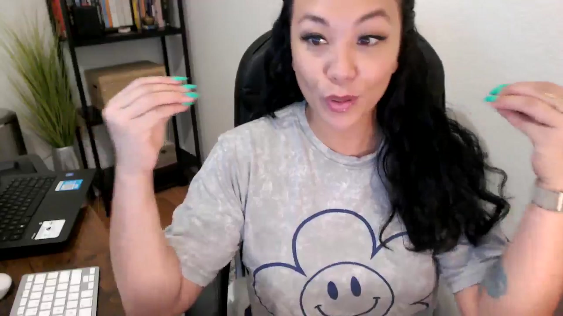 Gallery image thumbnail from MickaylaMoon's myfreecams stream on, 08/16/2024, 15:16 image 20 of 20