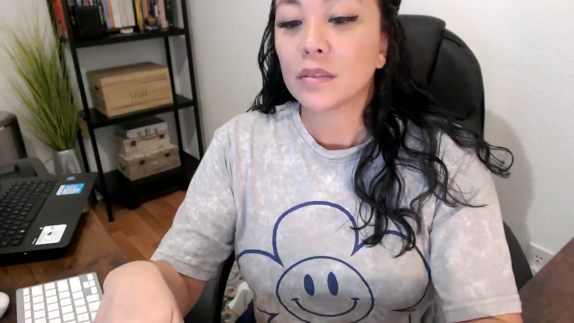 Gallery image thumbnail from MickaylaMoon's myfreecams stream on, 08/16/2024, 15:16 image 9 of 20