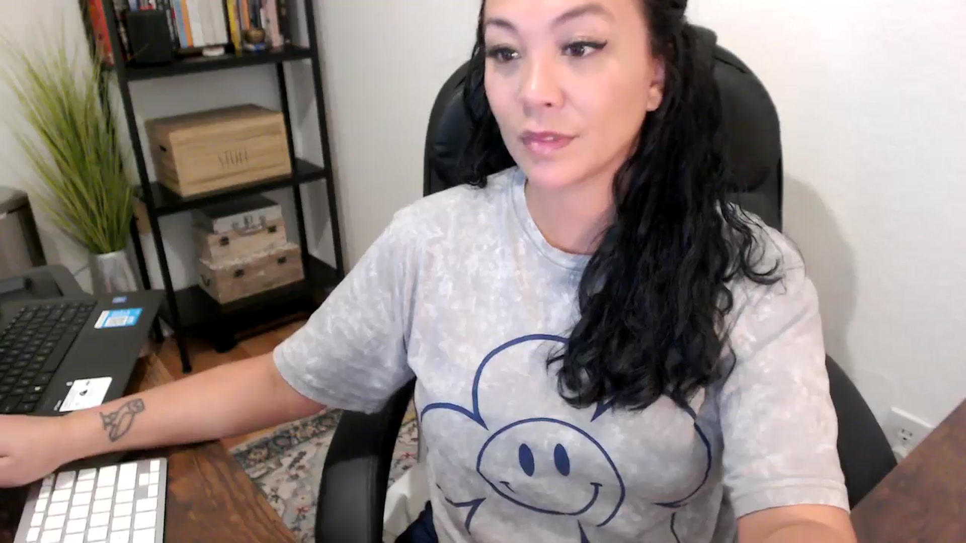 Gallery image thumbnail from MickaylaMoon's myfreecams stream on, 08/16/2024, 15:16 image 18 of 20