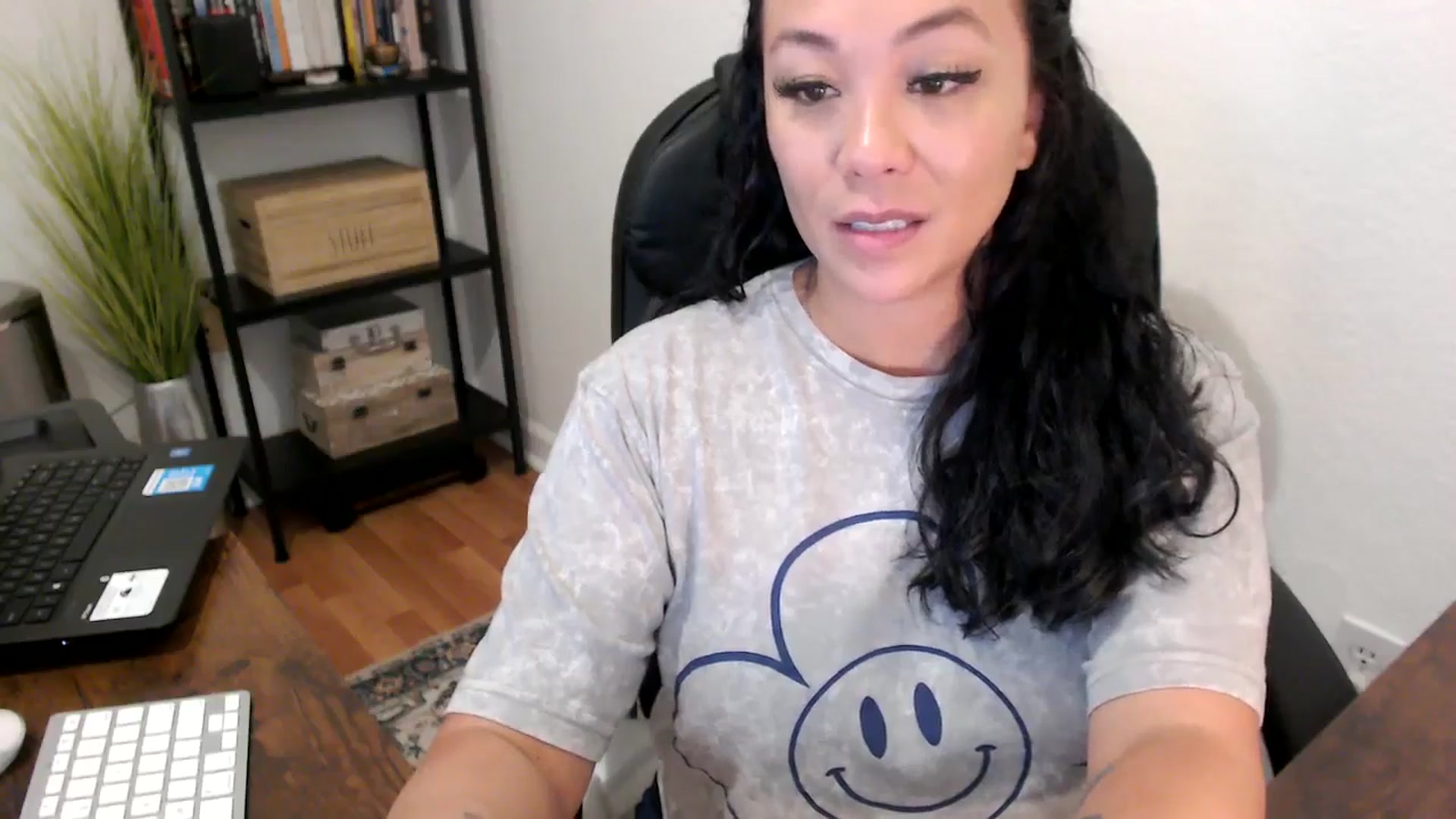 Gallery image thumbnail from MickaylaMoon's myfreecams stream on, 08/16/2024, 15:16 image 13 of 20