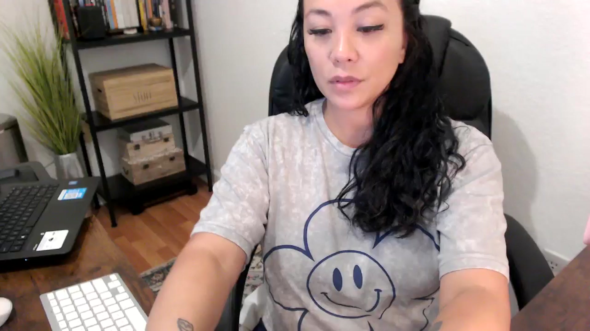 Gallery image thumbnail from MickaylaMoon's myfreecams stream on, 08/16/2024, 15:16 image 1 of 20