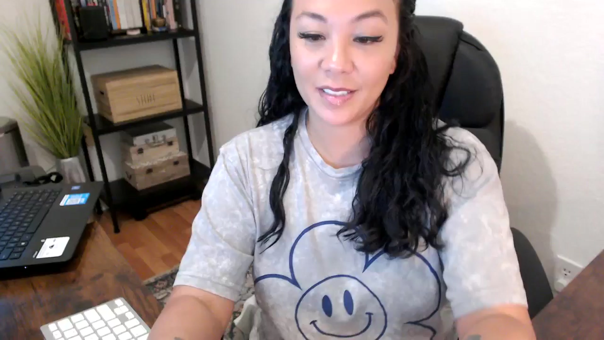Gallery image thumbnail from MickaylaMoon's myfreecams stream on, 08/16/2024, 15:46 image 8 of 20