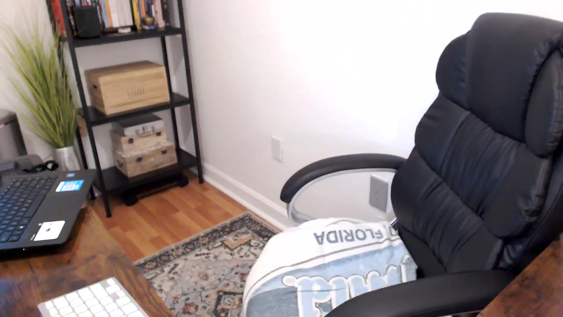 Gallery image thumbnail from MickaylaMoon's myfreecams stream on, 08/16/2024, 15:46 image 14 of 20
