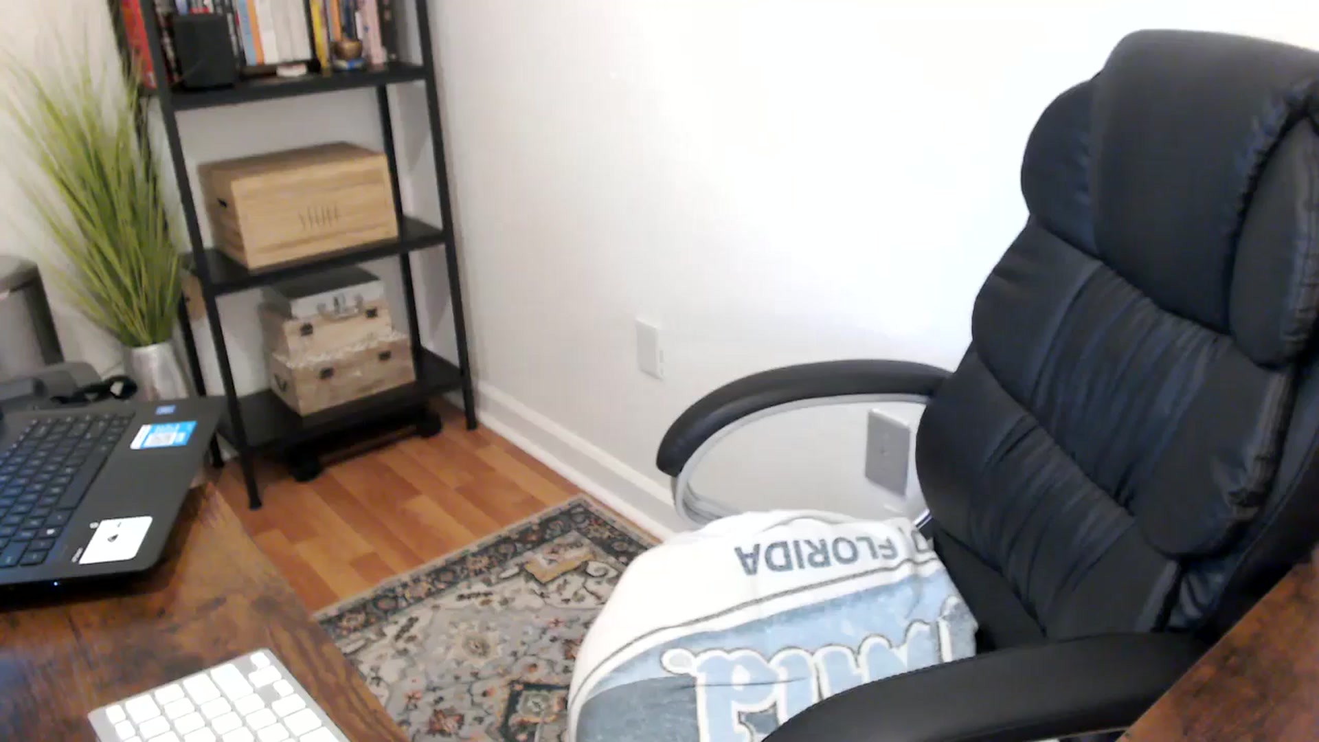 Gallery image thumbnail from MickaylaMoon's myfreecams stream on, 08/16/2024, 15:46 image 9 of 20