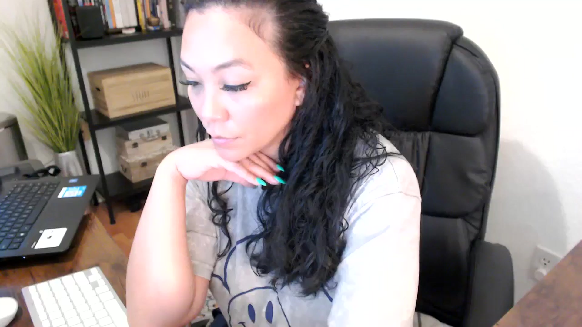 Gallery image thumbnail from MickaylaMoon's myfreecams stream on, 08/16/2024, 16:16 image 10 of 20
