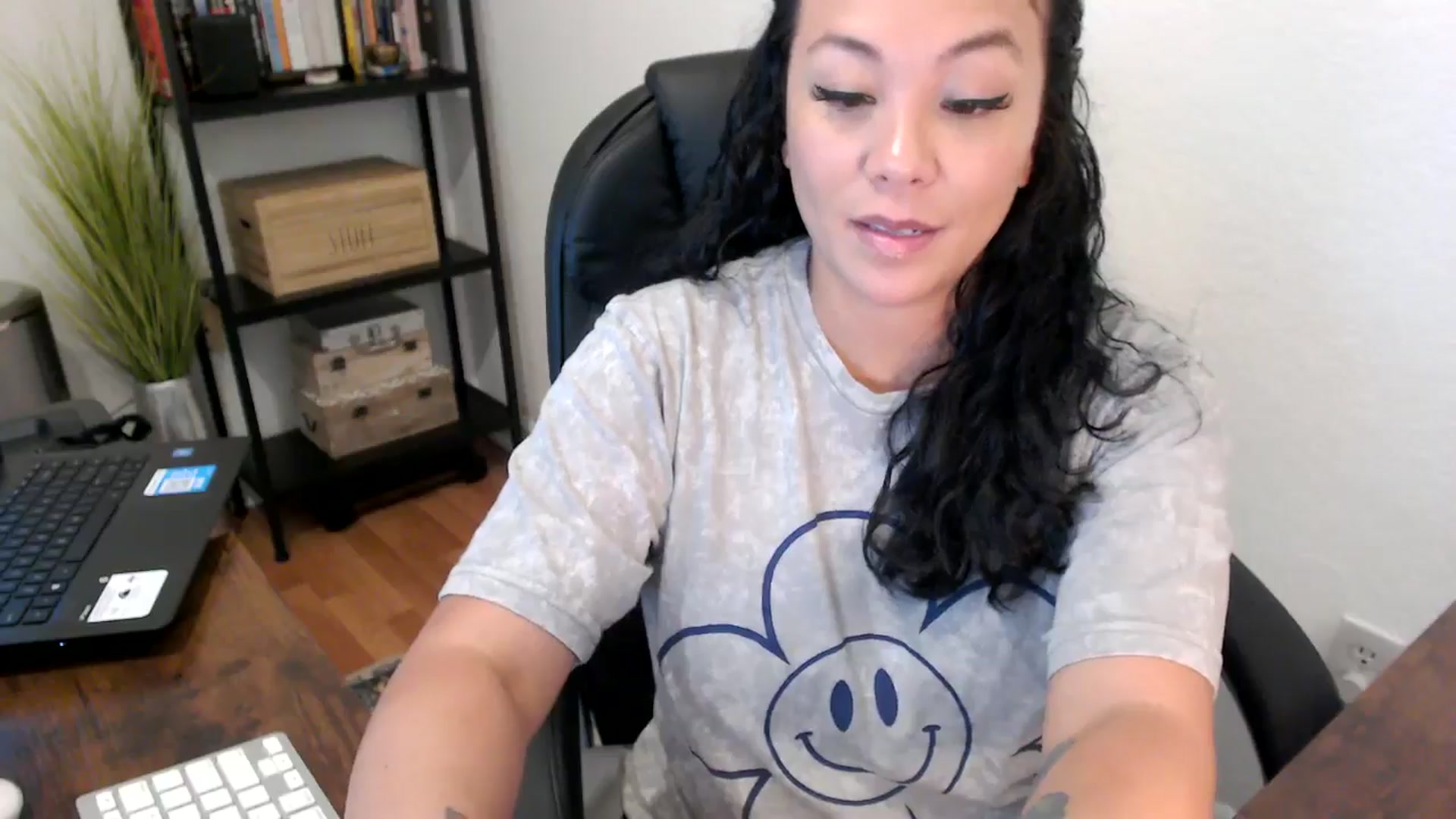 Gallery image thumbnail from MickaylaMoon's myfreecams stream on, 08/16/2024, 16:16 image 3 of 20