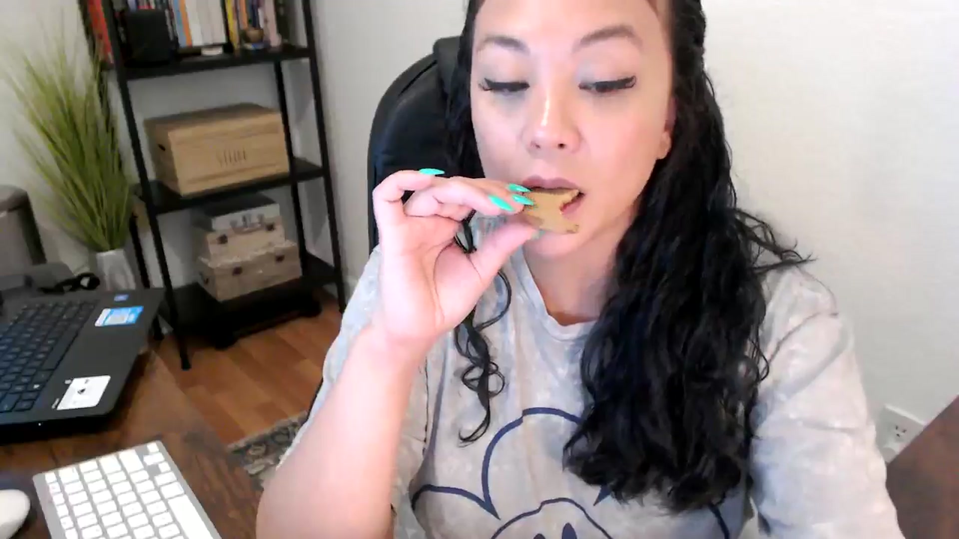 Gallery image thumbnail from MickaylaMoon's myfreecams stream on, 08/16/2024, 16:16 image 14 of 20
