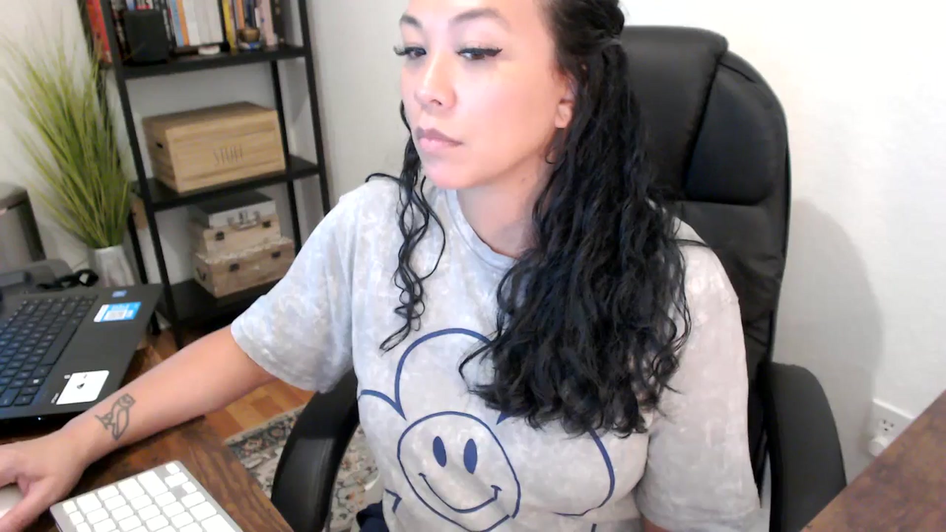 Gallery image thumbnail from MickaylaMoon's myfreecams stream on, 08/16/2024, 16:16 image 17 of 20